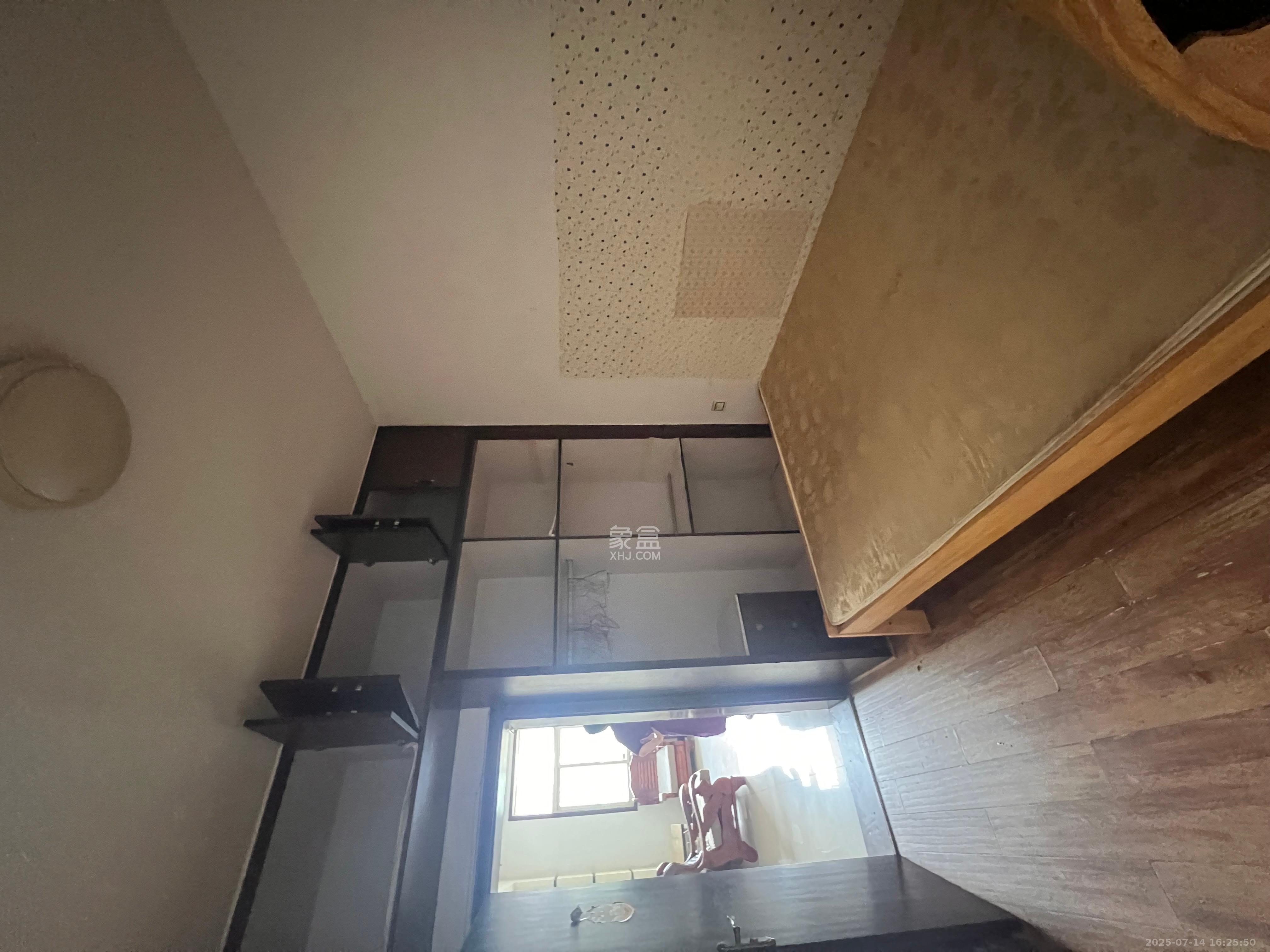 泉塘小区  3室2厅1卫    1450.0元/月 泉塘小区  3室2厅1卫    1450.0元/月室内图