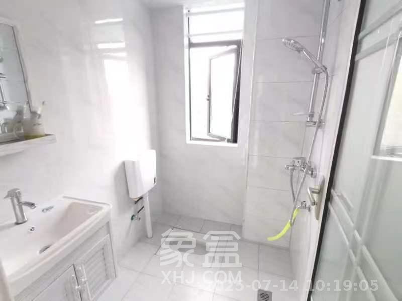 蓝山郡  3室2厅1卫   2100.00元/月室内图