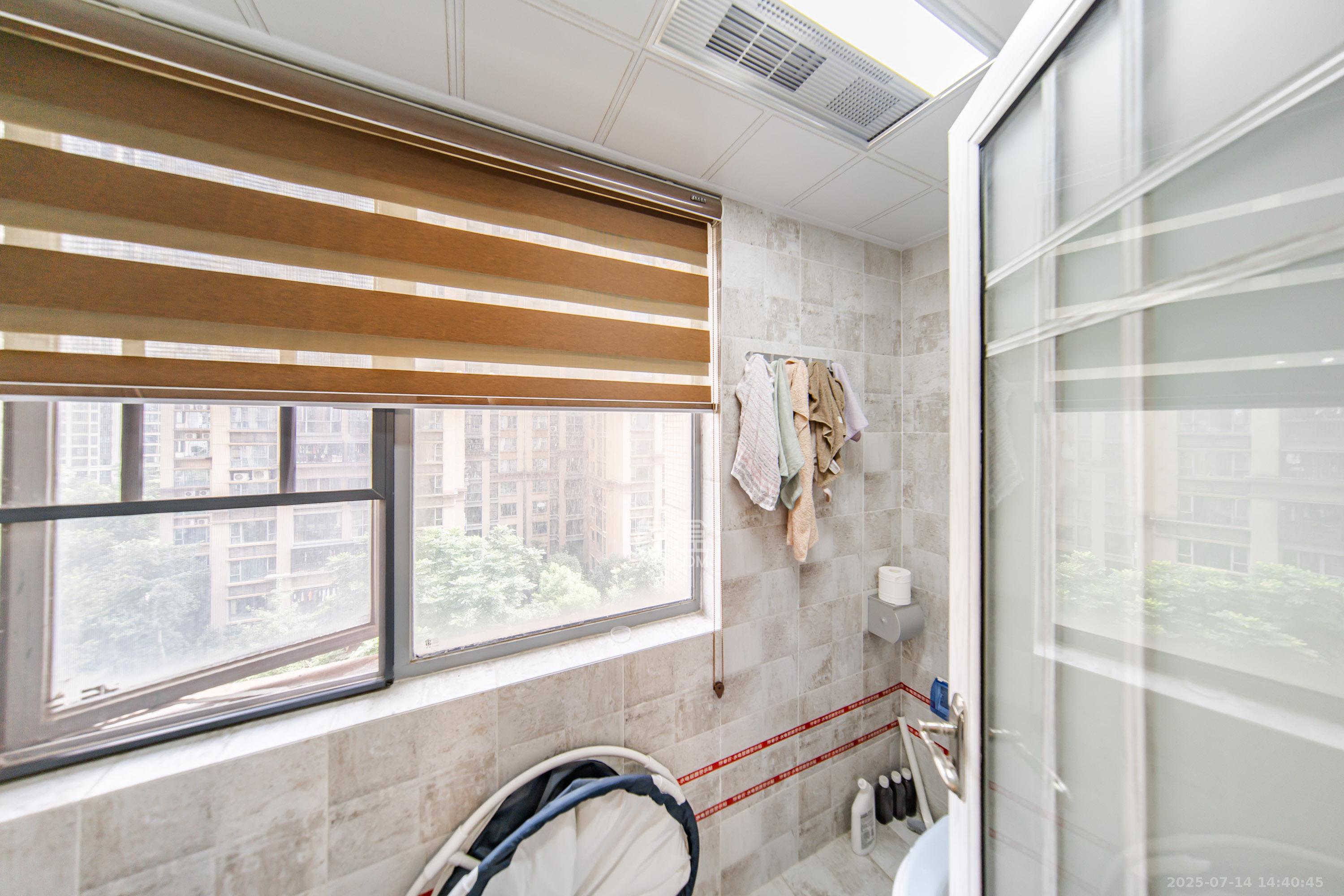 潇湘奥林匹克花园 3室2厅2卫 95.0万 潇湘奥林匹克花园 3室2厅2卫 95.0万卫生间