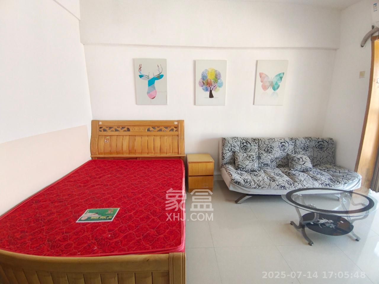 观湖公寓  1室1厅1卫   1600.00元/月室内图