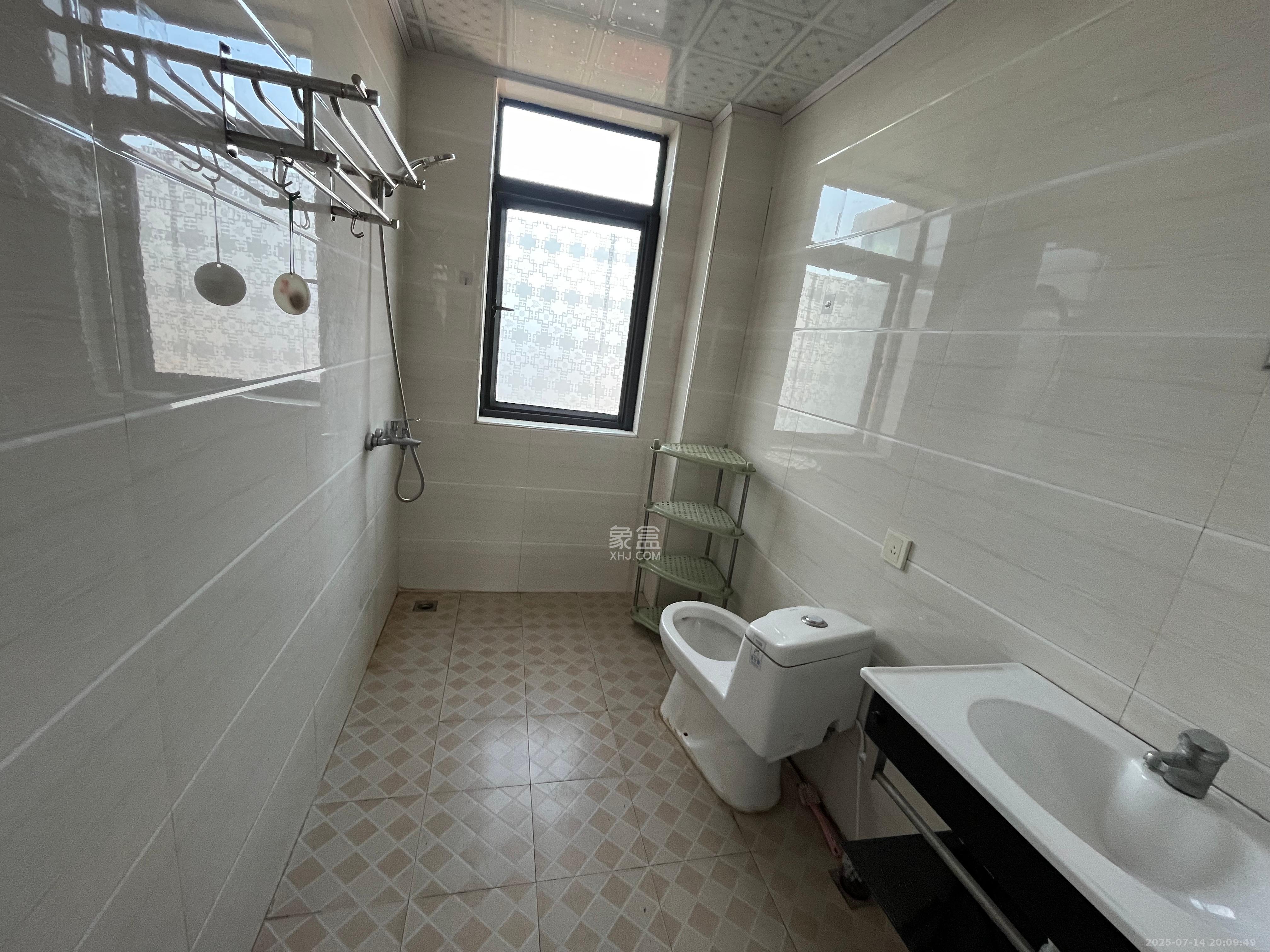 湘水熙园 4室2厅1卫 2500.0元/月 湘水熙园 4室2厅1卫 2500.0元/月室内图