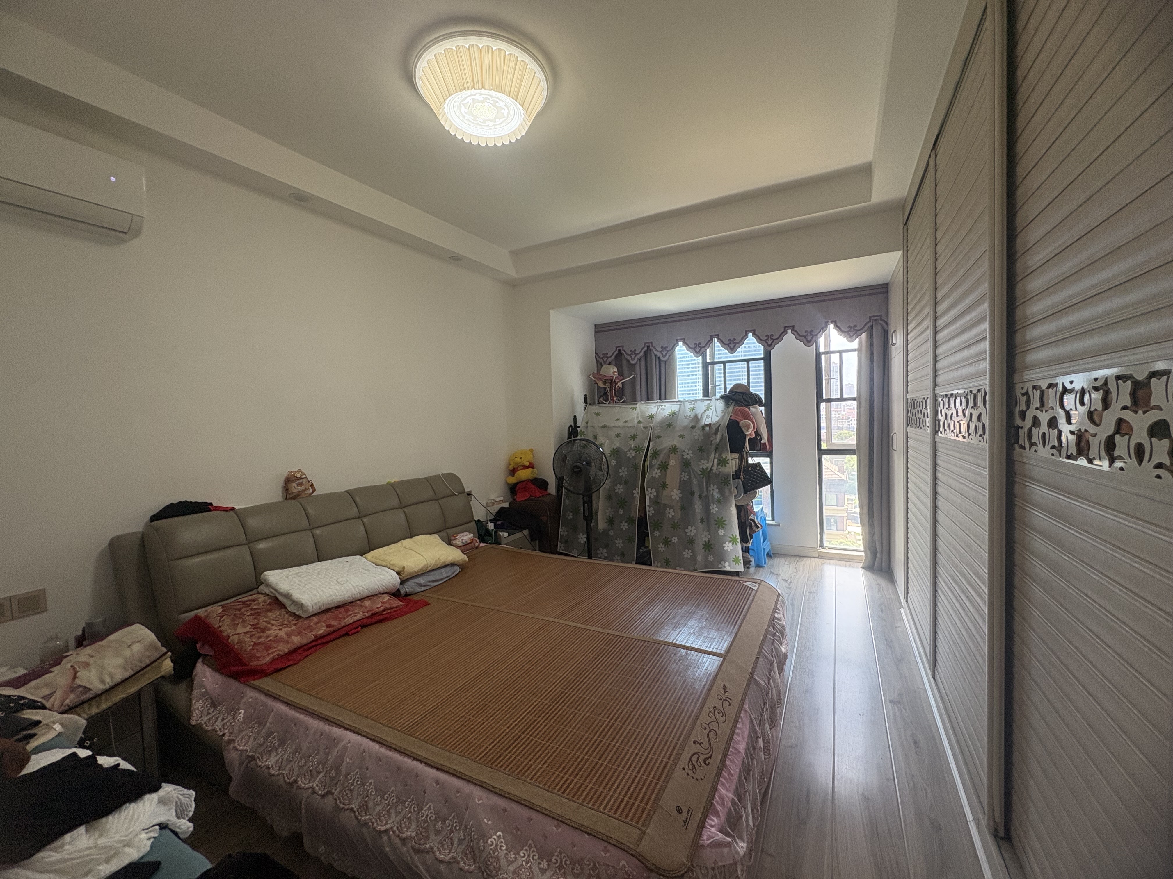 檀香山 4室2厅2卫 99.8万 檀香山 4室2厅2卫 99.8万客厅