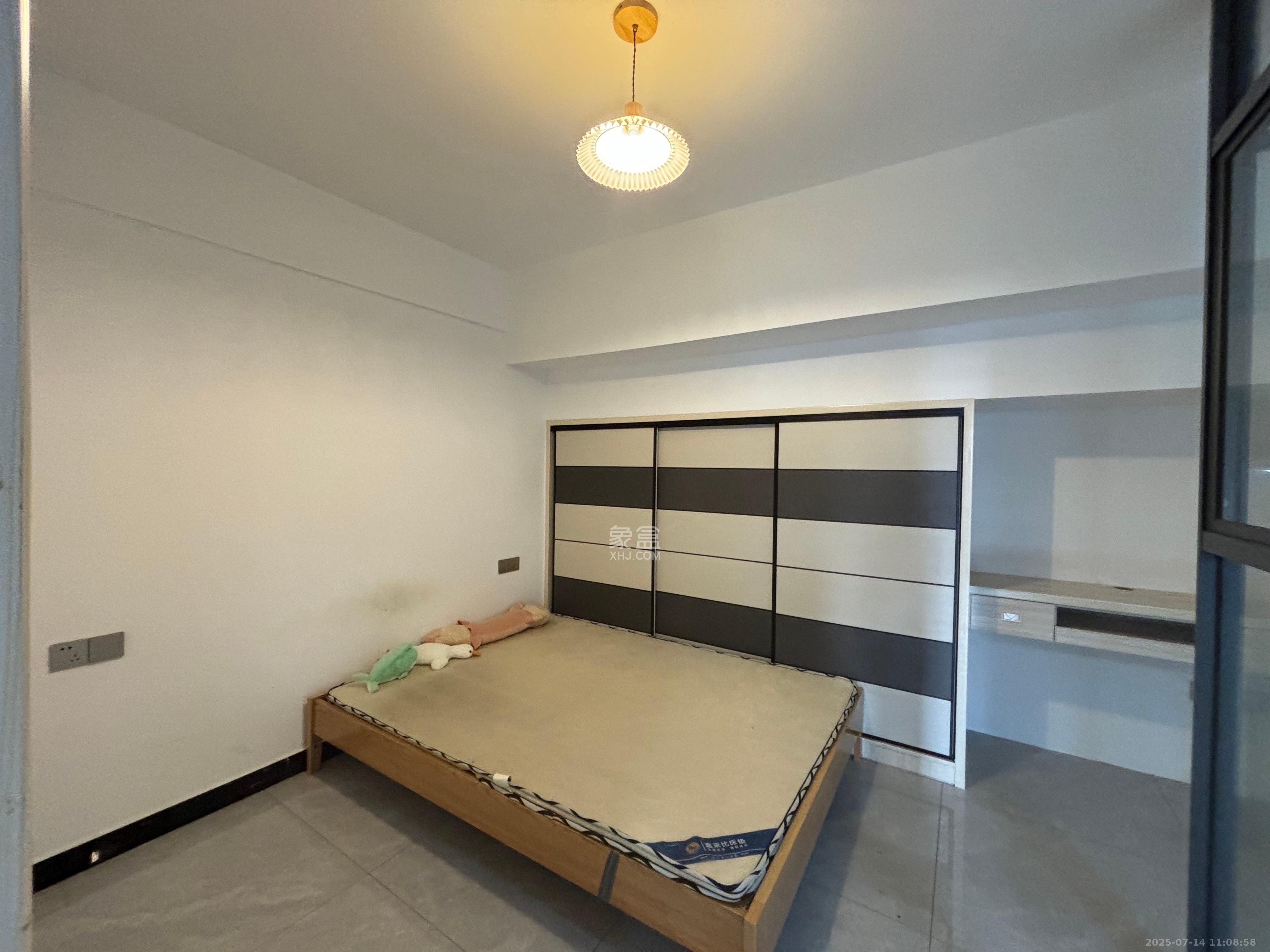泰龙华府  2室1厅1卫    2000.0元/月室内图