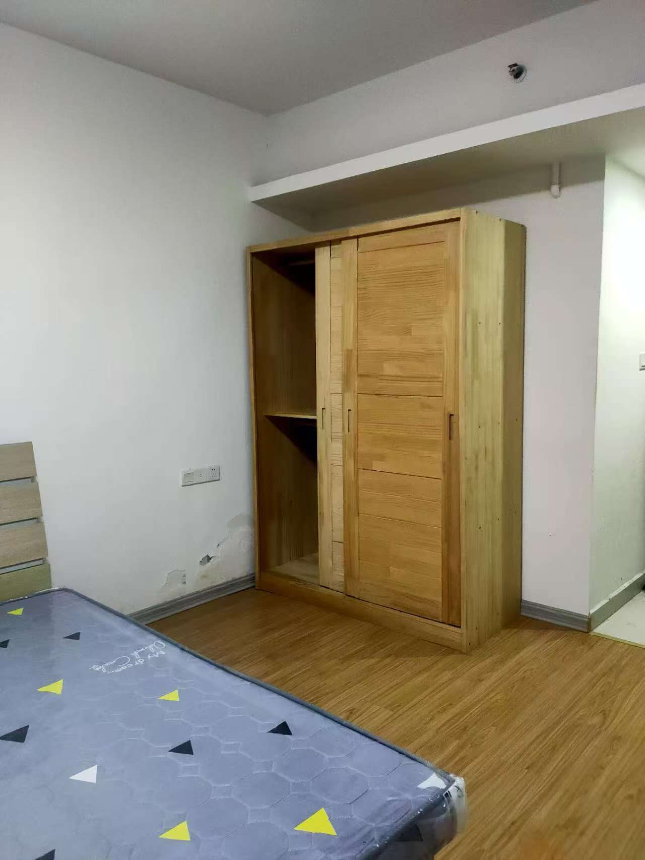 芭蒲假日  1室1厅1卫    1100.0元/月 芭蒲假日  1室1厅1卫    1100.0元/月室内图