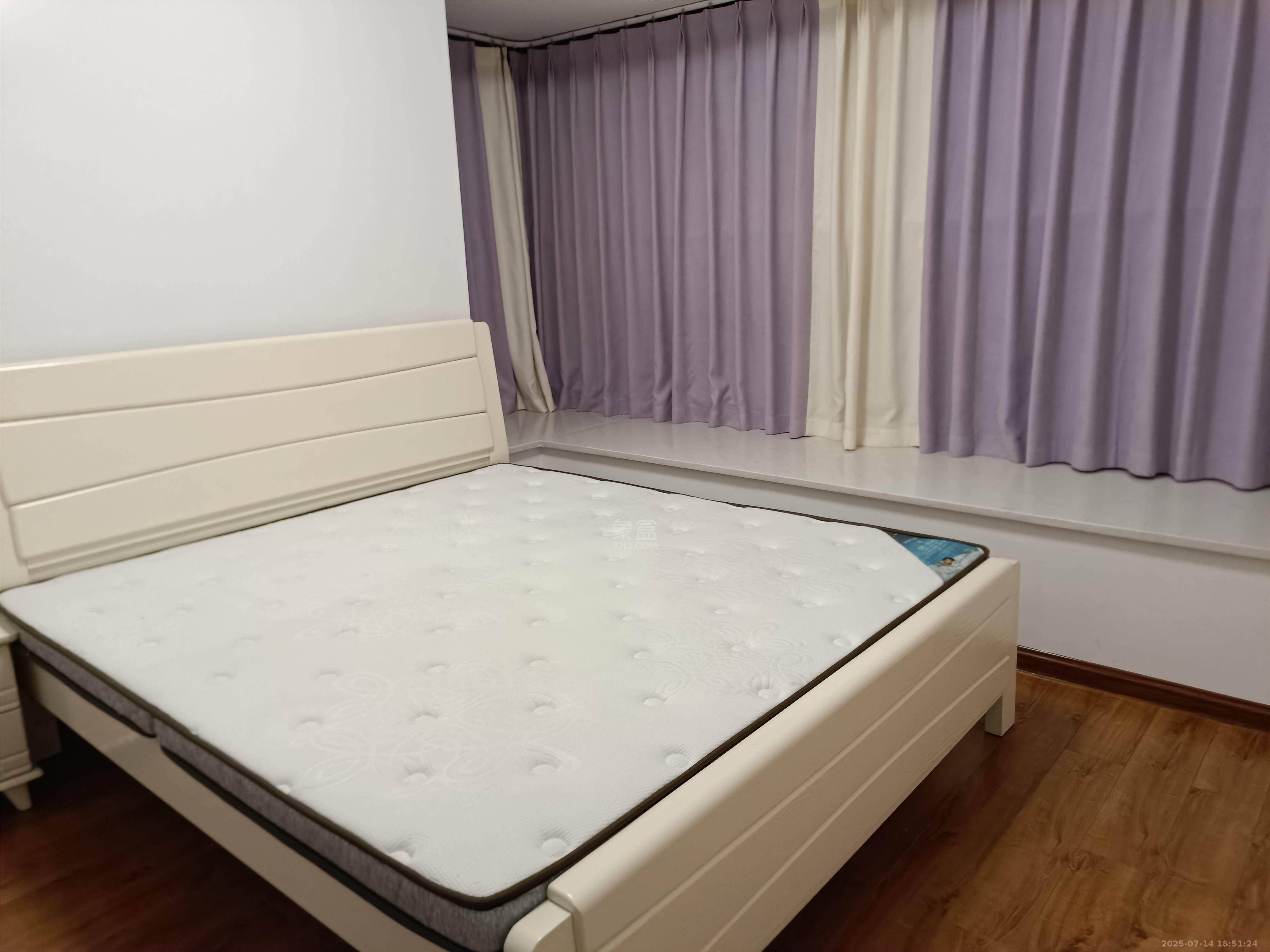 日盛山湖城 3室2厅2卫 1800.0元/月 日盛山湖城 3室2厅2卫 1800.0元/月室内图