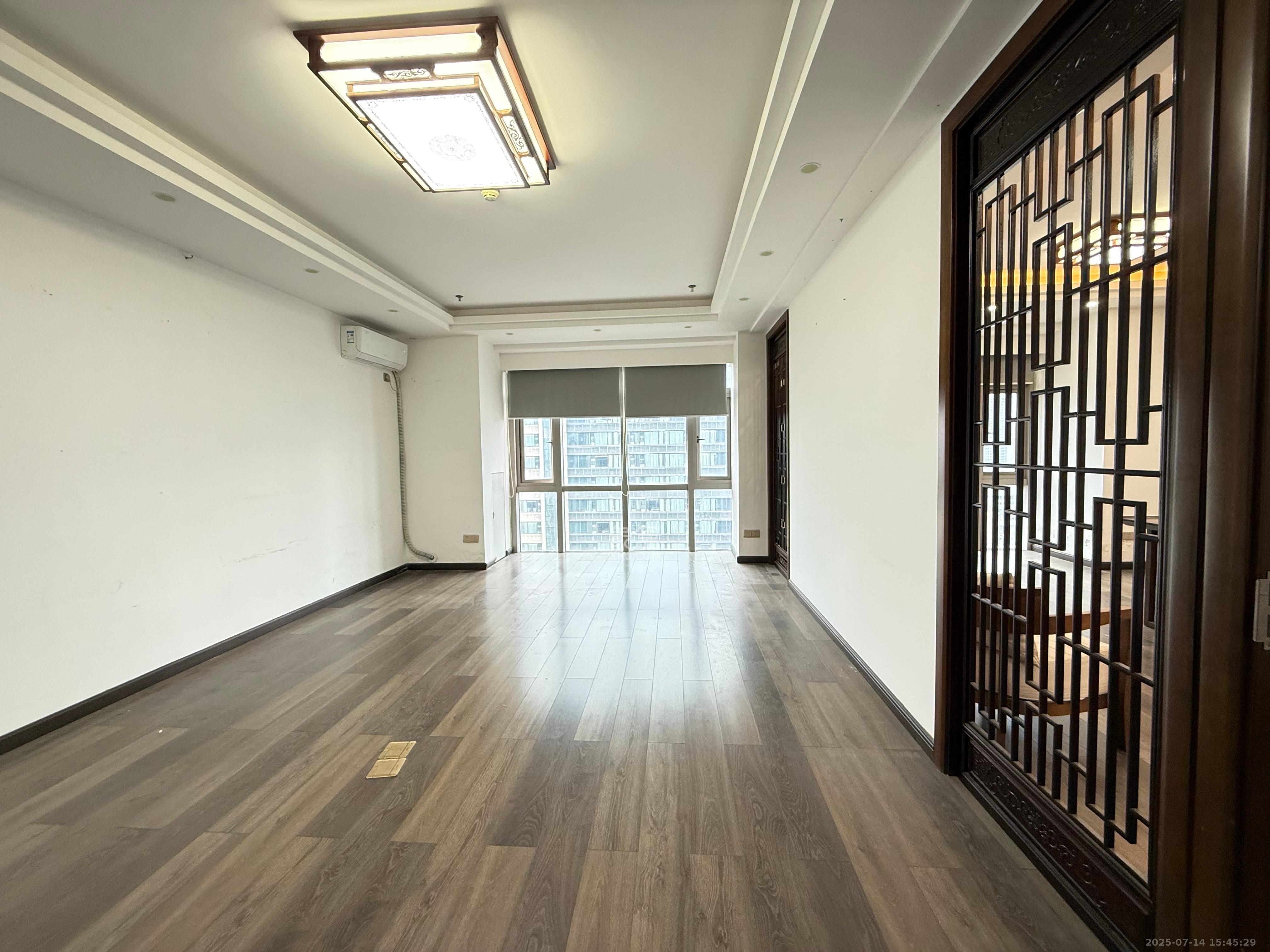 奥克斯广场 1室1厅1卫 2000.0元/月 奥克斯广场 1室1厅1卫 2000.0元/月室内图