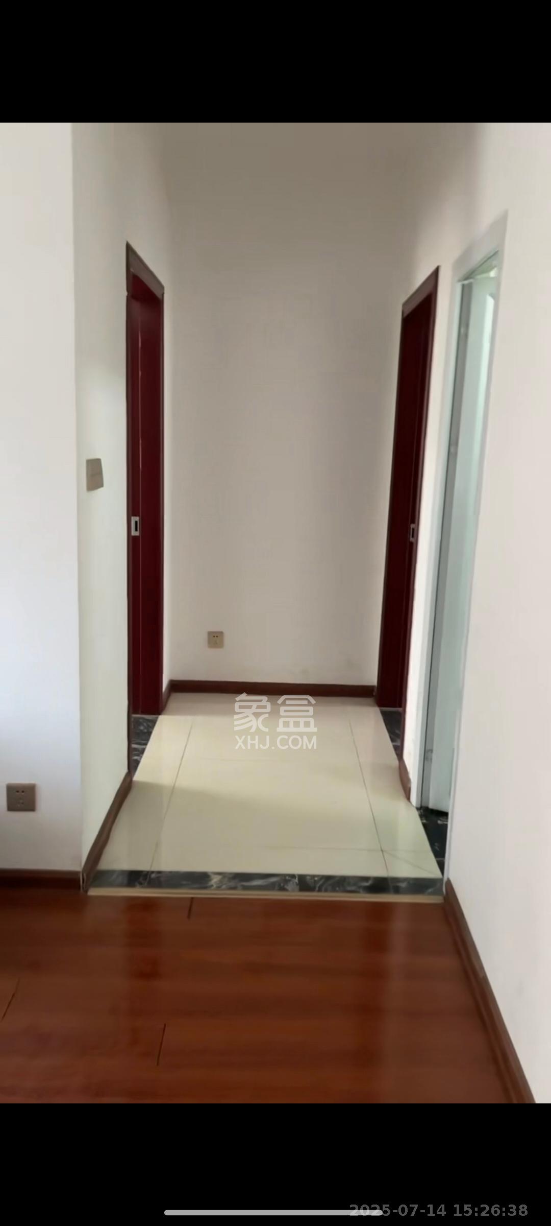 麓谷明珠  2室1厅1卫    2200.0元/月