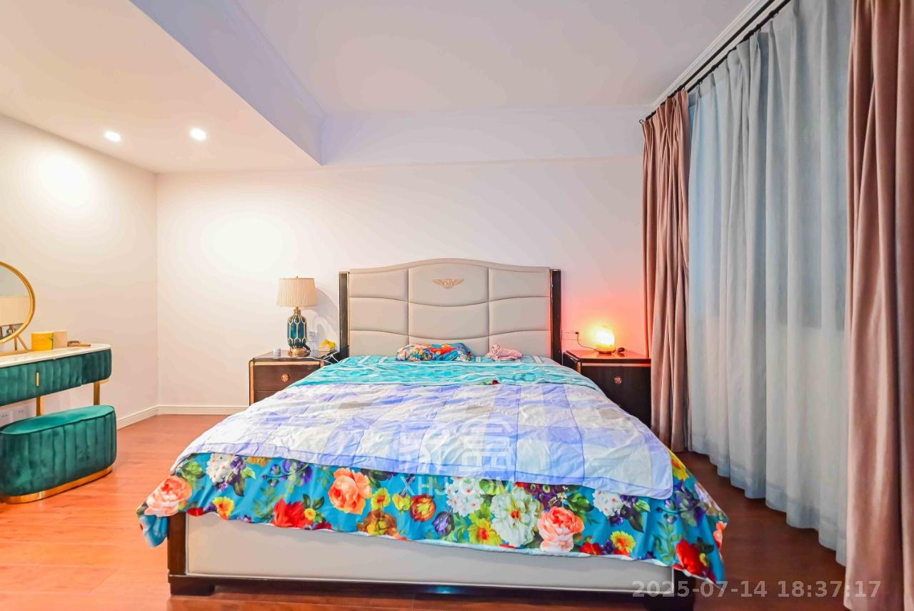 万科魅力之城观澜里  4室2厅2卫    6000.0元/月室内图