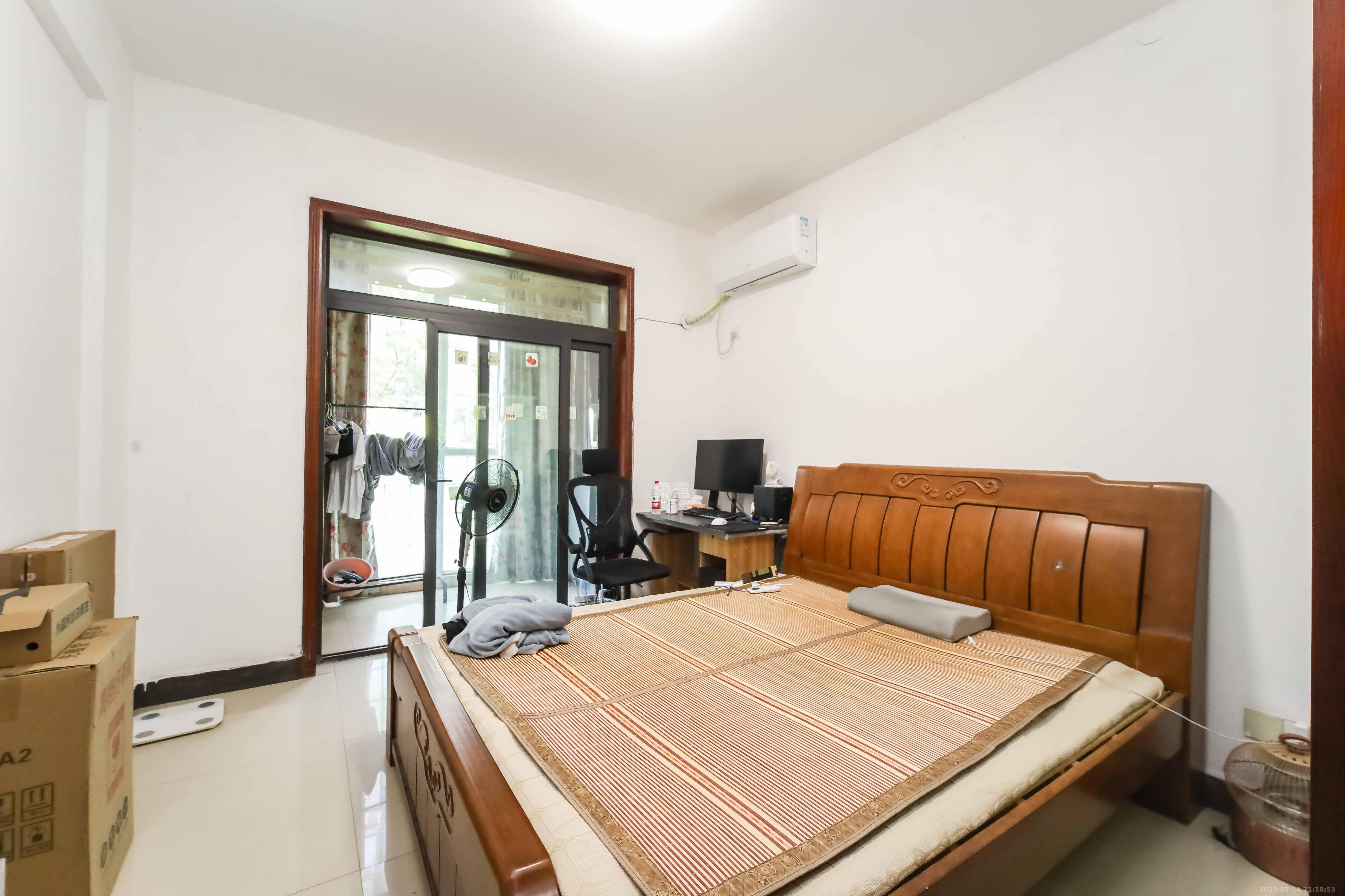 长房东郡 2室2厅1卫 98.0万 长房东郡 2室2厅1卫 98.0万卧室