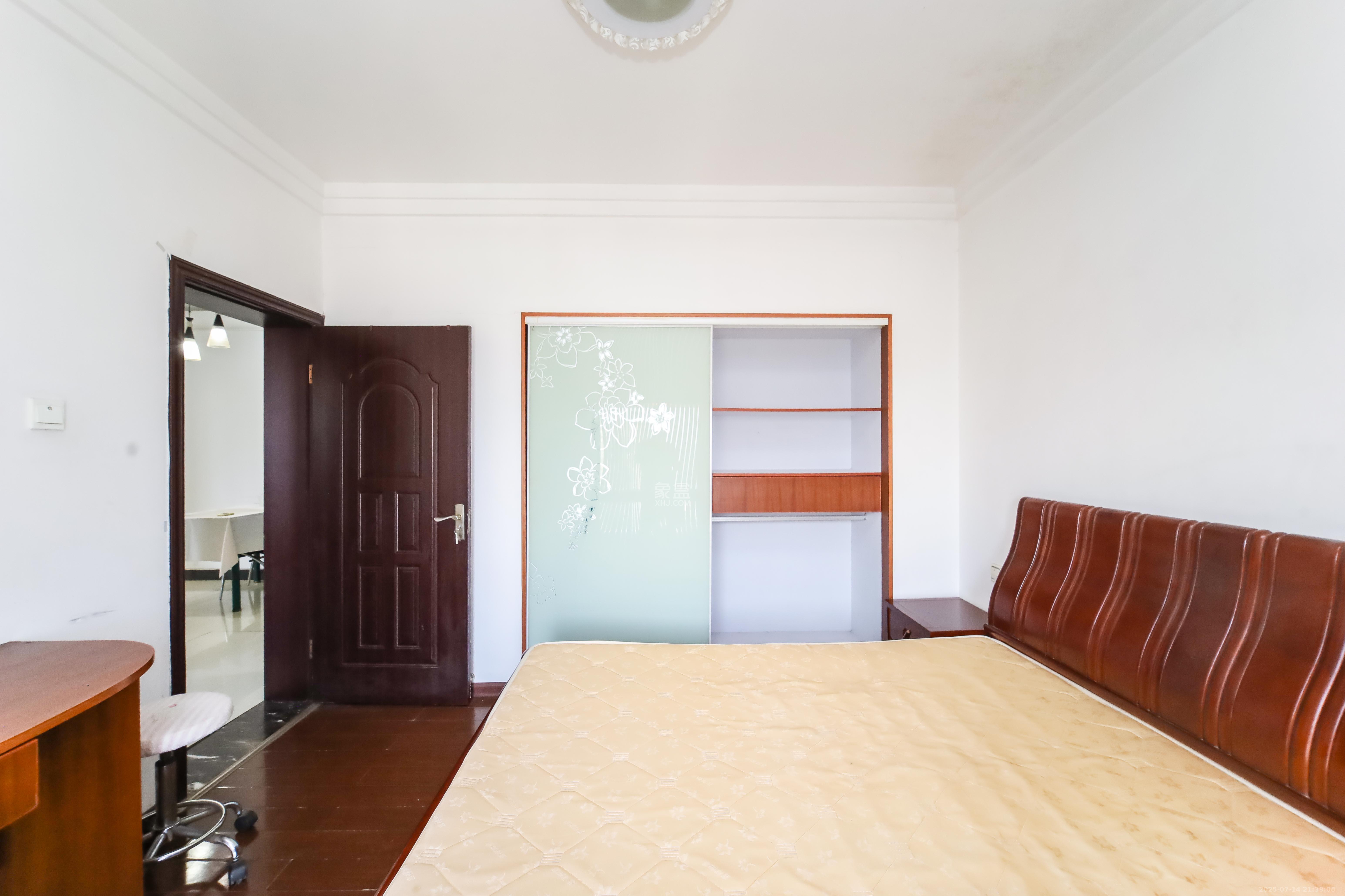 东玺门 2室1厅1卫 62.8万 东玺门 2室1厅1卫 62.8万卧室