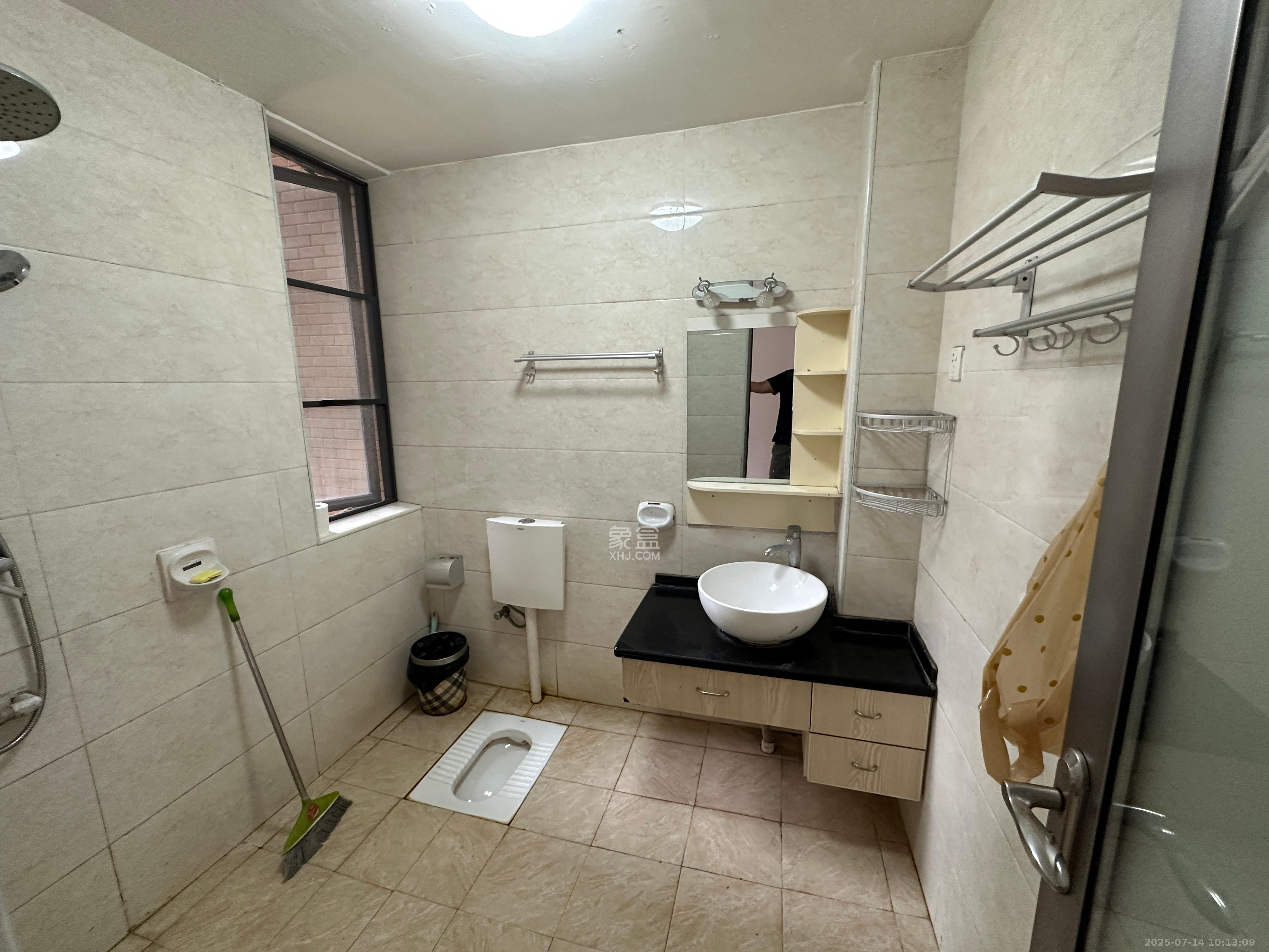 山水花都 3室2厅2卫 2450.0元/月 山水花都 3室2厅2卫 2450.0元/月室内图