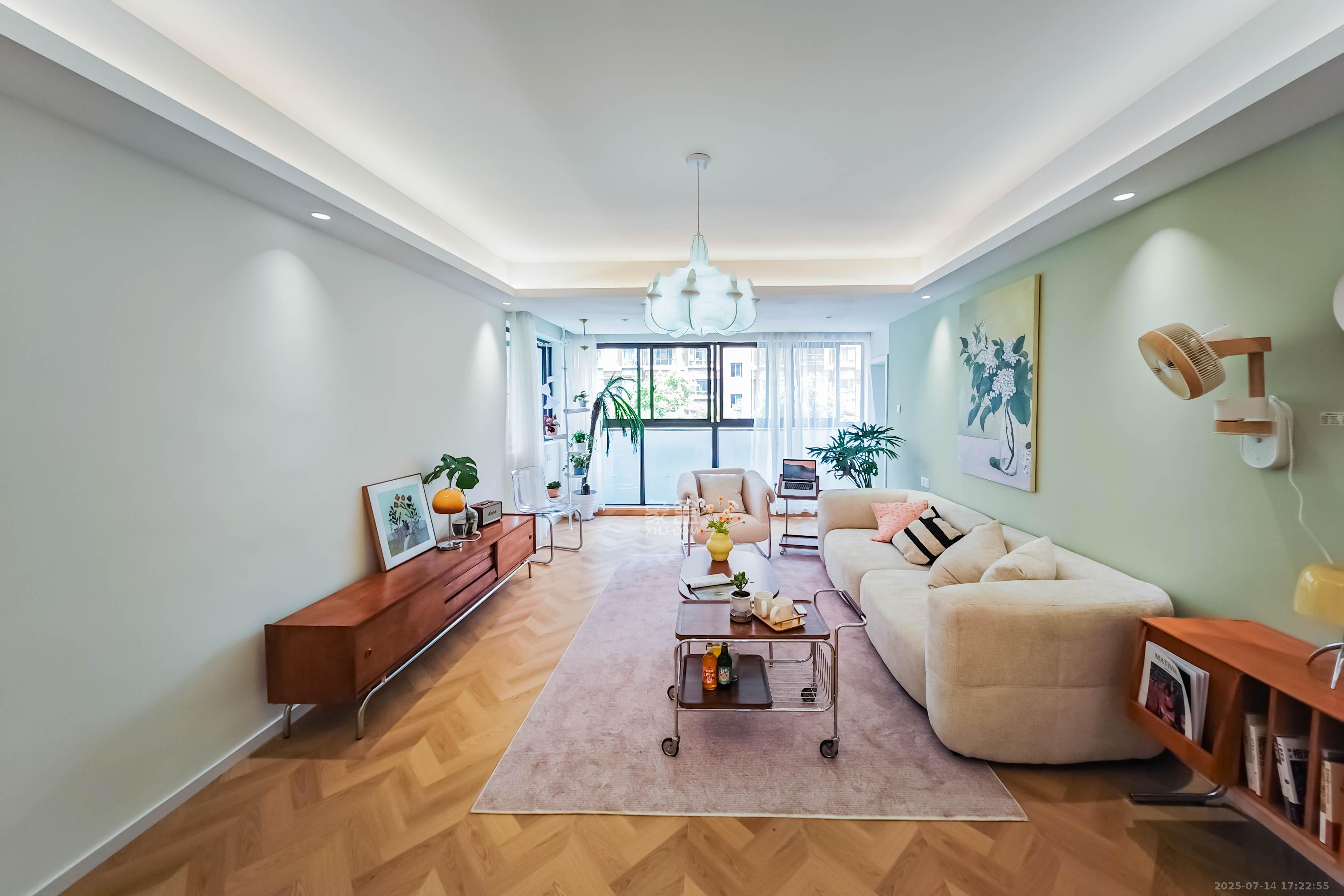 乐尚城 3室2厅2卫 116.8万 乐尚城 3室2厅2卫 116.8万客厅