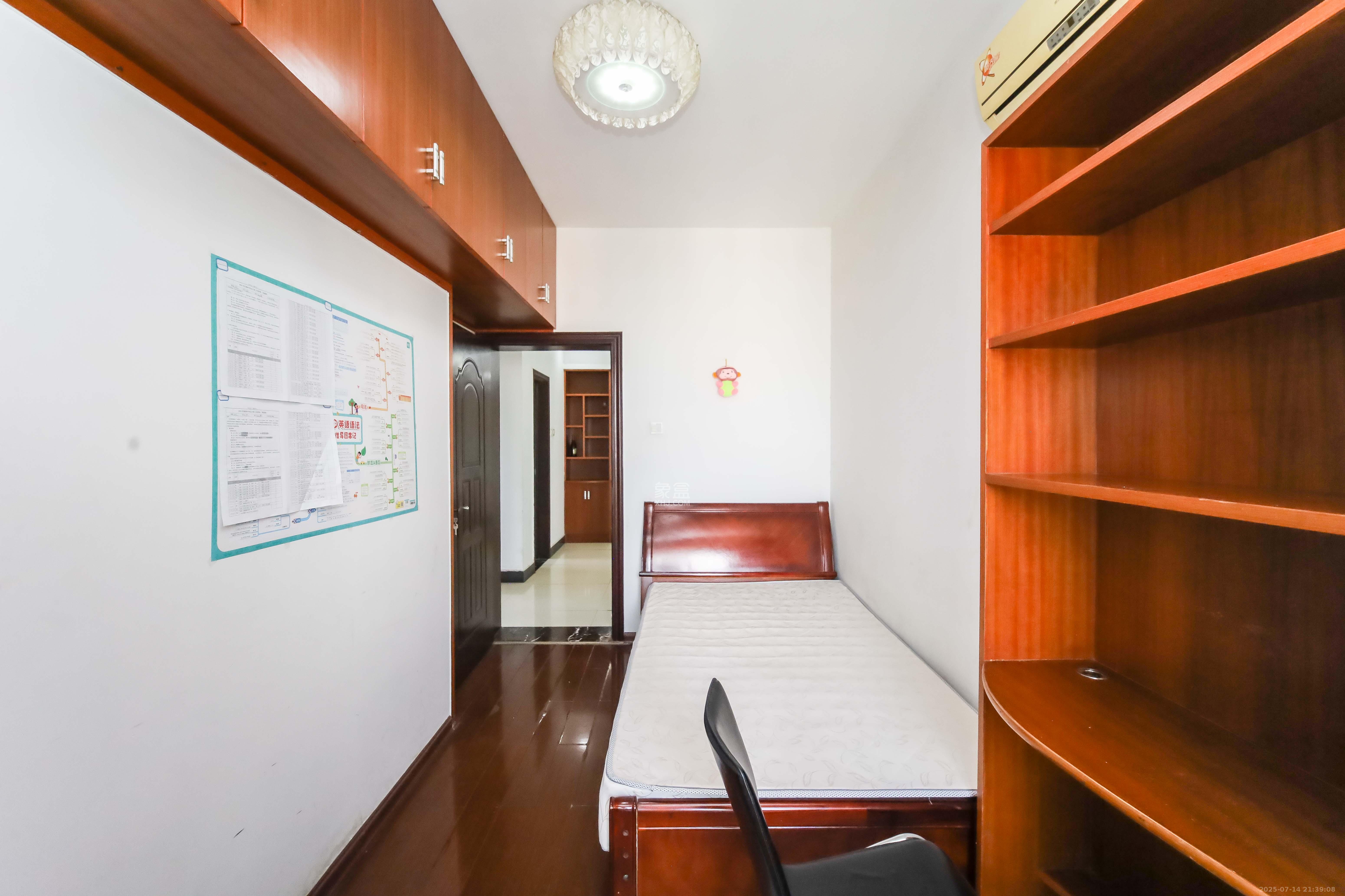 东玺门  2室1厅1卫    62.8万卧室