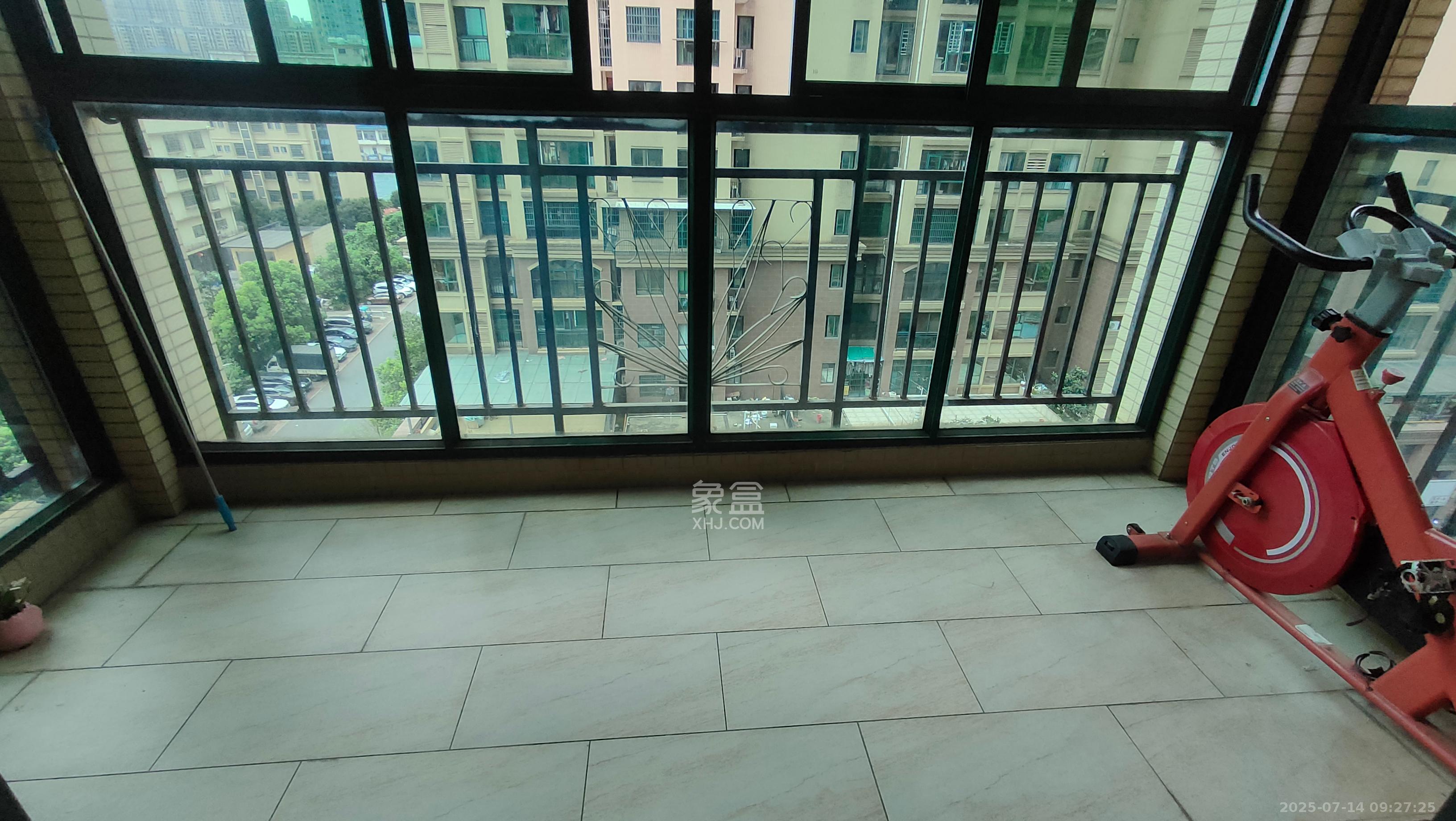 富基世纪公园 3室2厅1卫 1400.0元/月 富基世纪公园 3室2厅1卫 1400.0元/月室内图