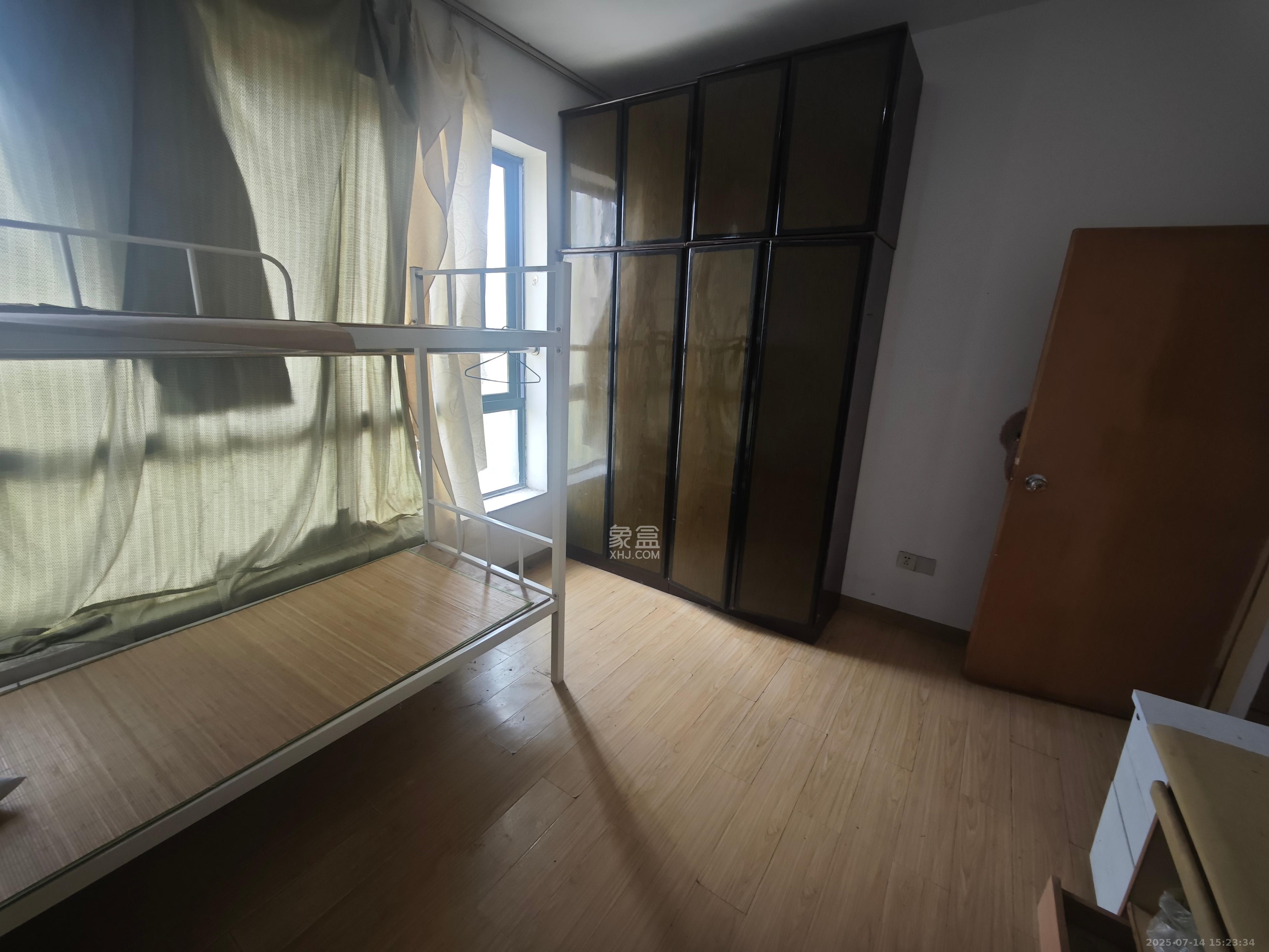 长大彩虹都  3室2厅1卫    1500.0元/月 长大彩虹都  3室2厅1卫    1500.0元/月室内图