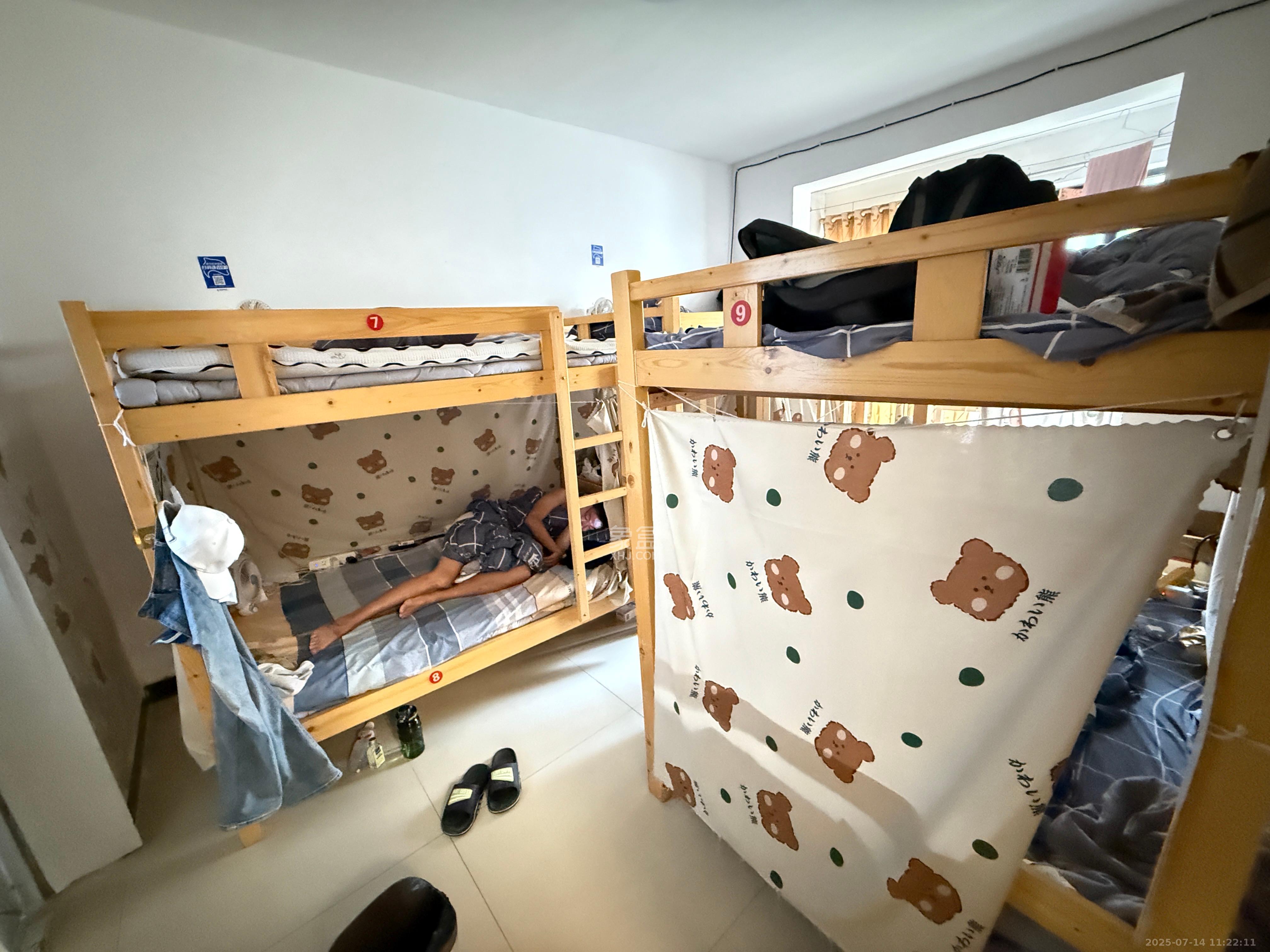 东城港 3室2厅2卫 2700.0元/月 东城港 3室2厅2卫 2700.0元/月室内图