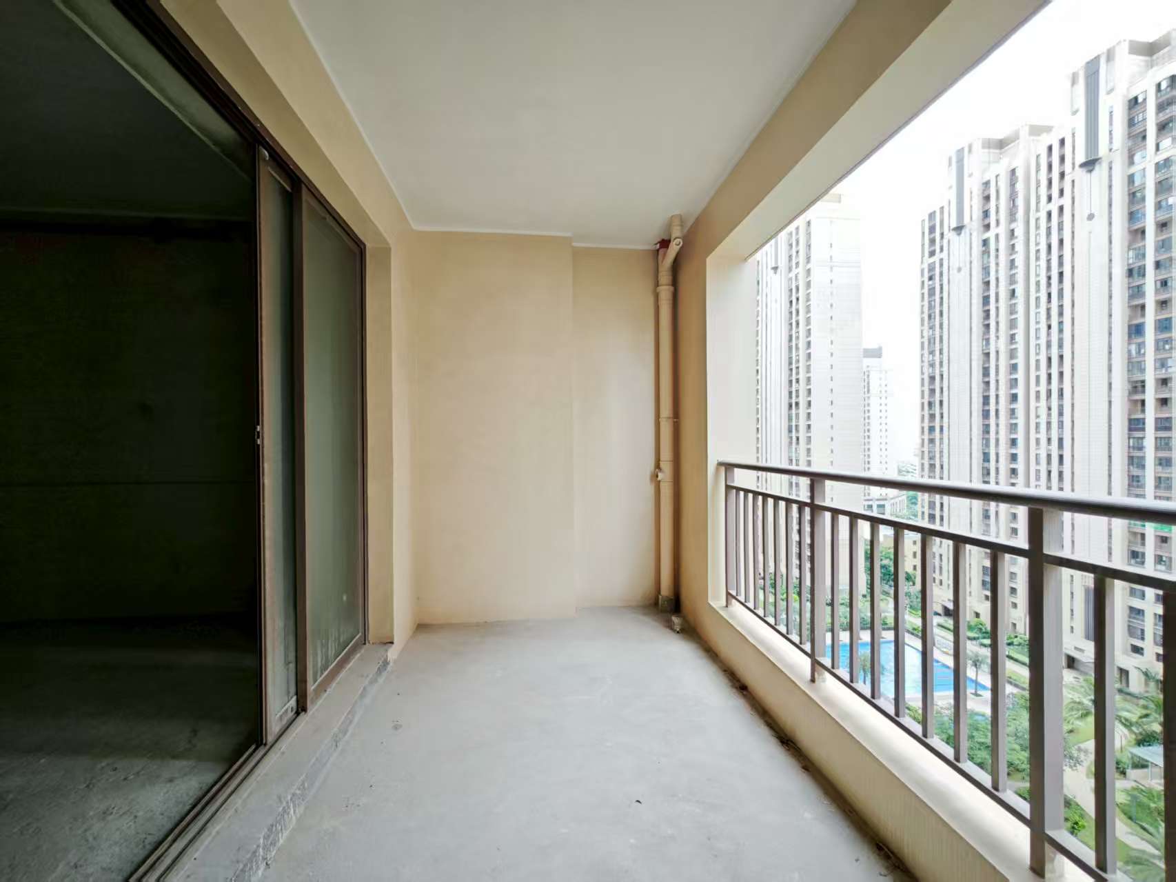 海航豪庭南苑  4室2厅3卫    422.0万 海航豪庭南苑  4室2厅3卫    422.0万室内图