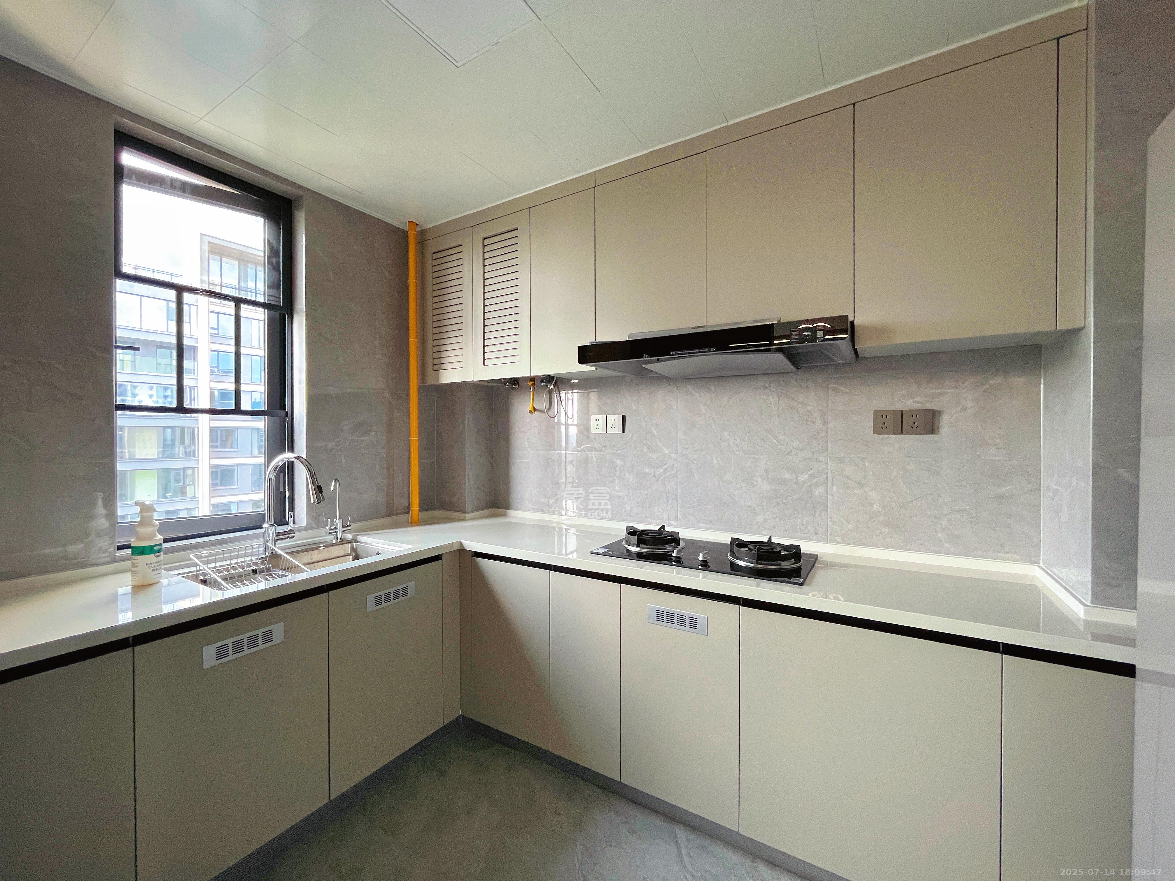 金地峯范 4室2厅2卫 4800.0元/月 金地峯范 4室2厅2卫 4800.0元/月室内图