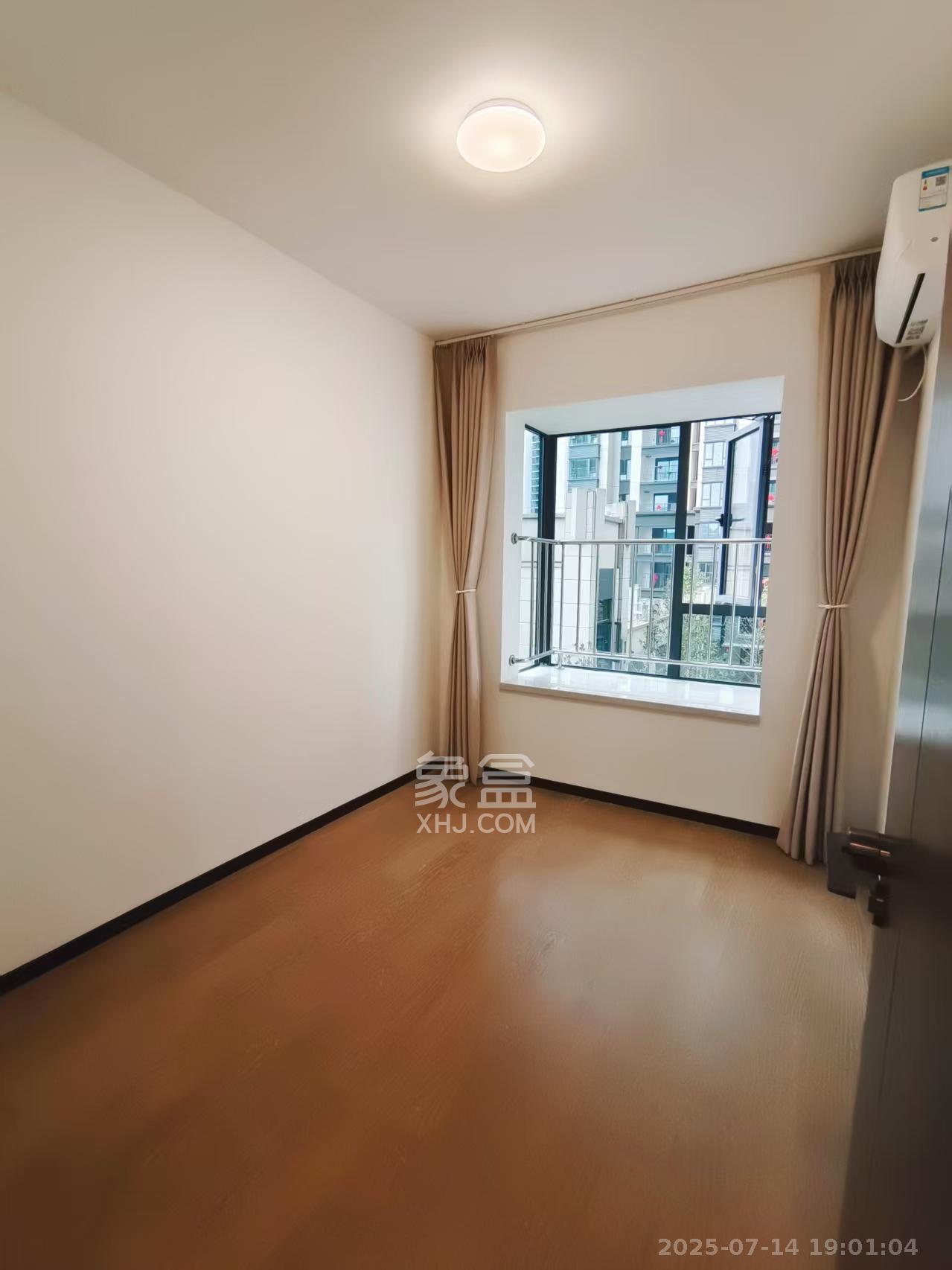 欣利梅溪左岸 4室2厅2卫 4000.0元/月 欣利梅溪左岸 4室2厅2卫 4000.0元/月室内图