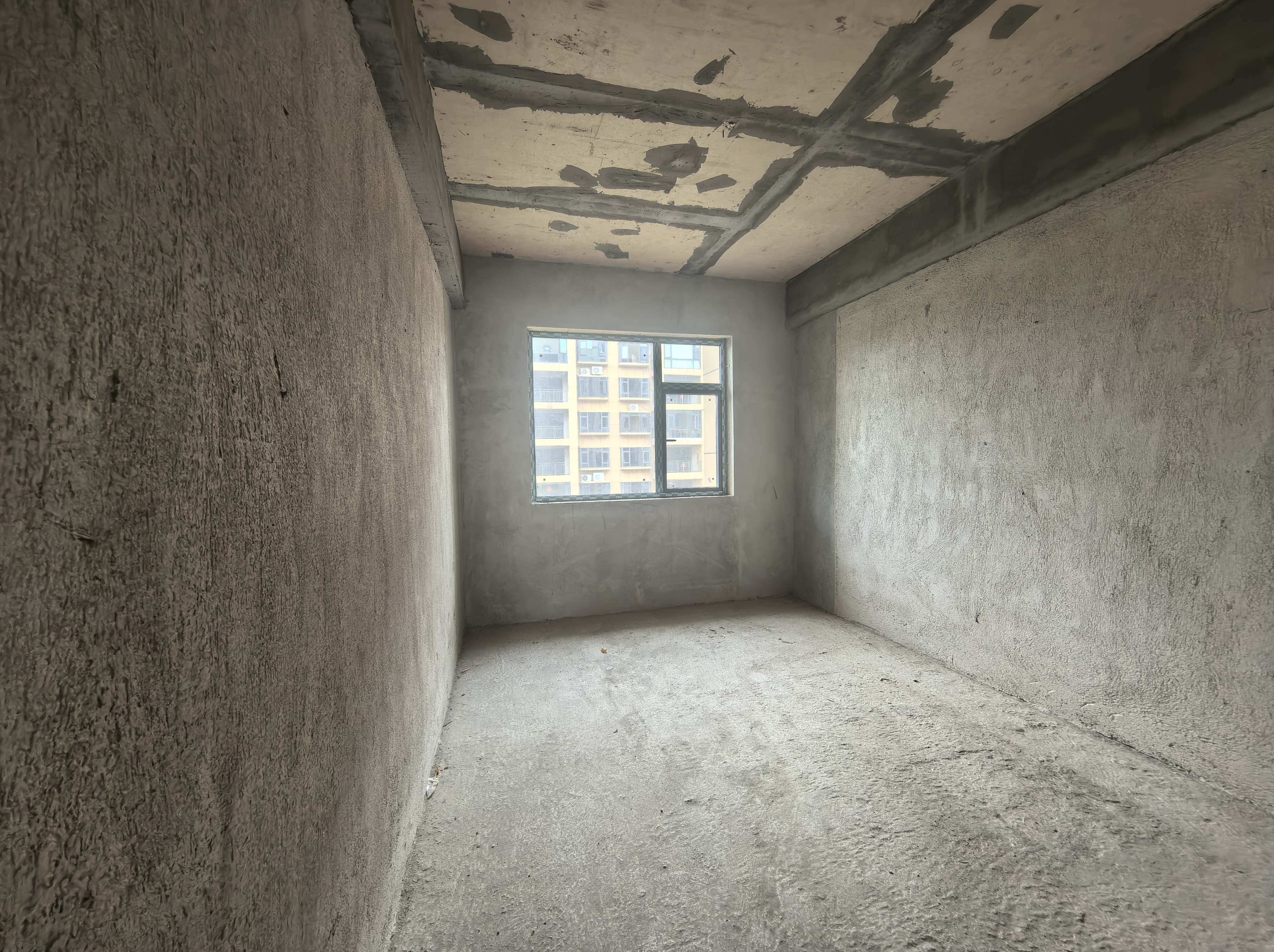 珠山鑫园  4室1厅2卫    76.8万客厅