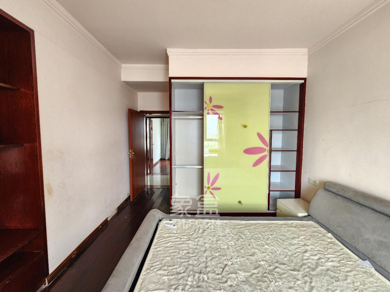 西岸润泽府  4室2厅2卫    3200.0元/月室内图