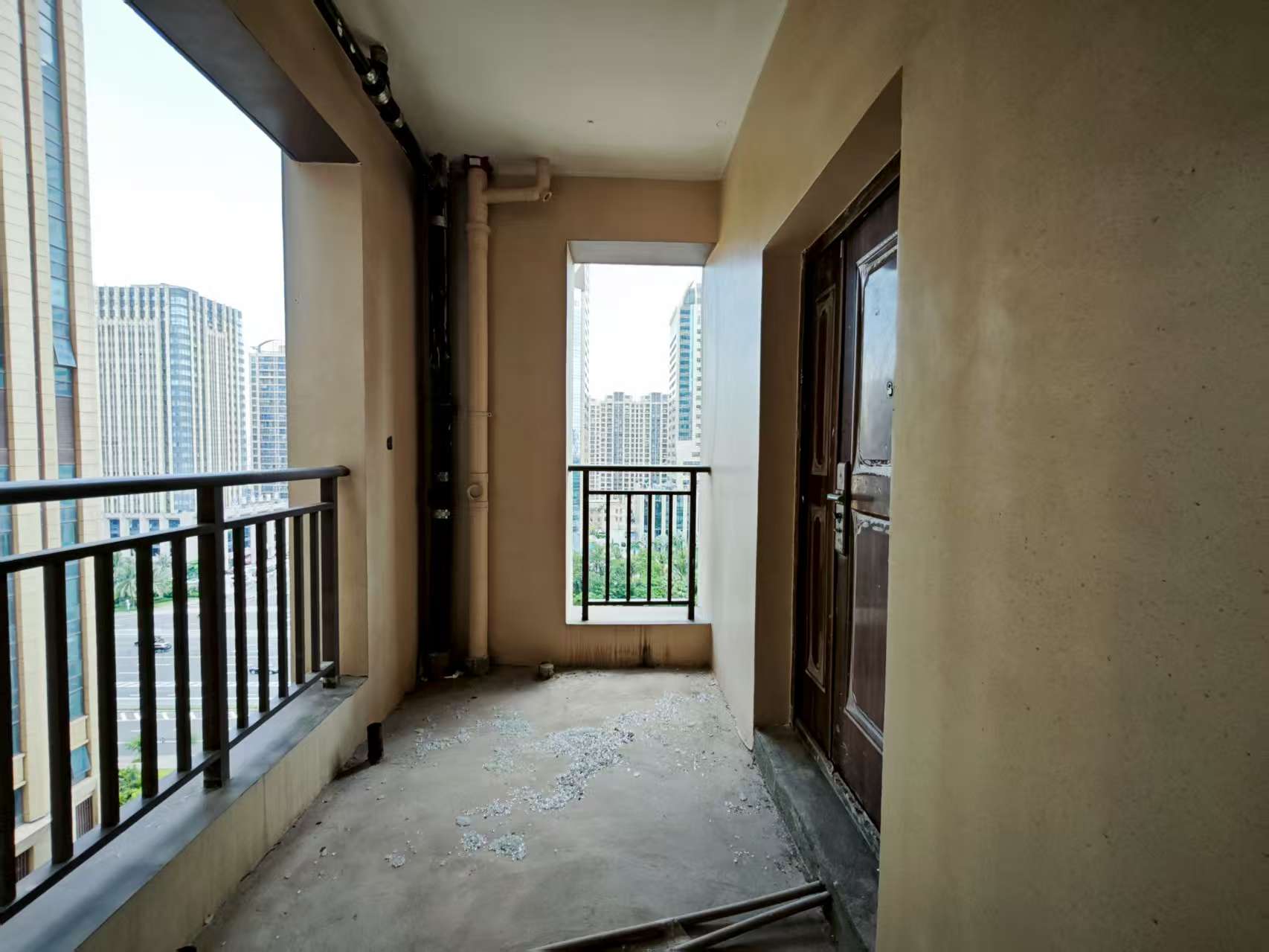 海航豪庭南苑  4室2厅3卫    422.0万 海航豪庭南苑  4室2厅3卫    422.0万室内图