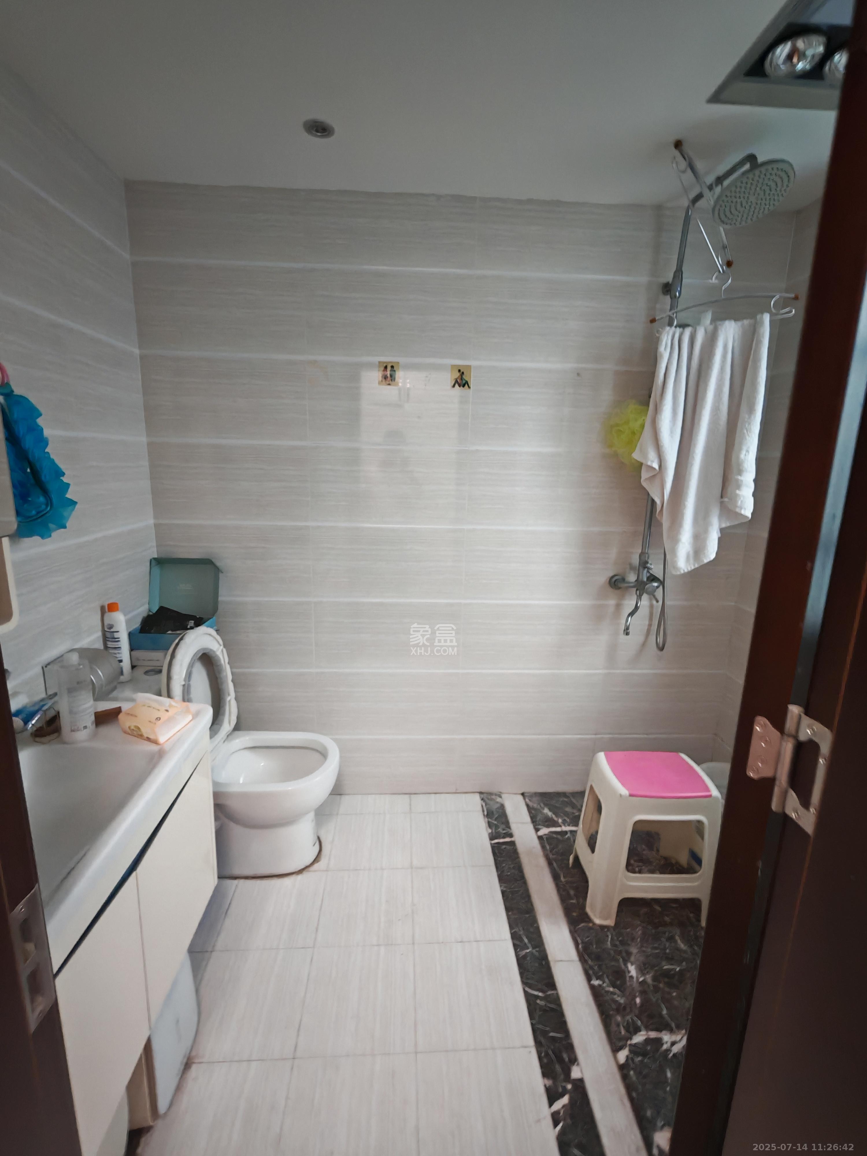 绿地公馆(绿地名邸)  4室2厅2卫    4000.0元/月 绿地公馆(绿地名邸)  4室2厅2卫    4000.0元/月室内图