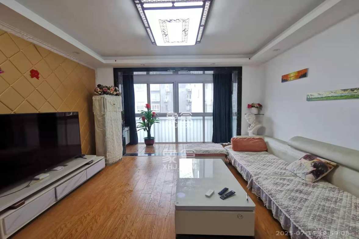 生活艺术城  3室2厅1卫    2200.0元/月 生活艺术城  3室2厅1卫    2200.0元/月室内图