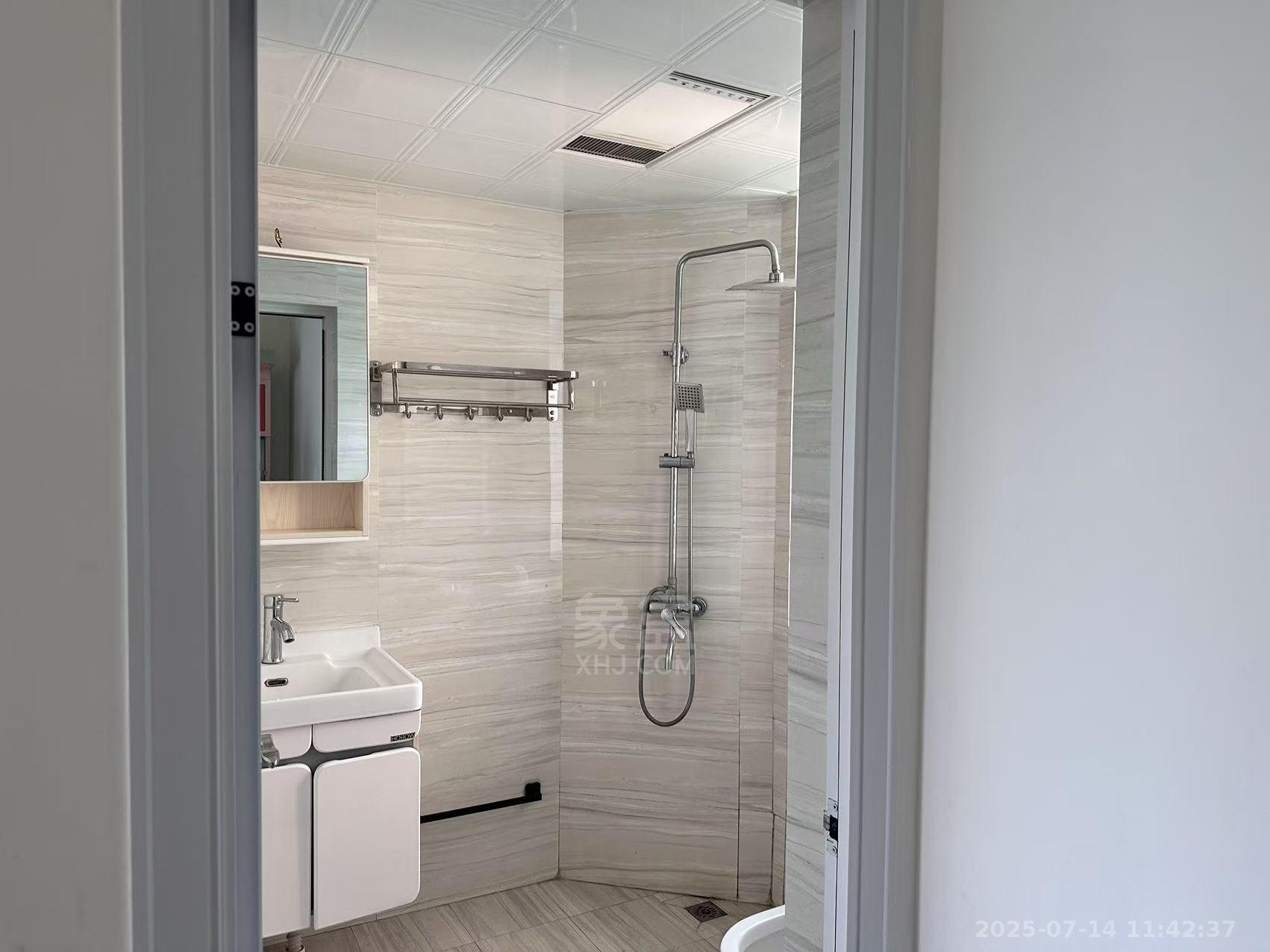 日盛山湖城 3室2厅2卫 2100.0元/月 日盛山湖城 3室2厅2卫 2100.0元/月室内图