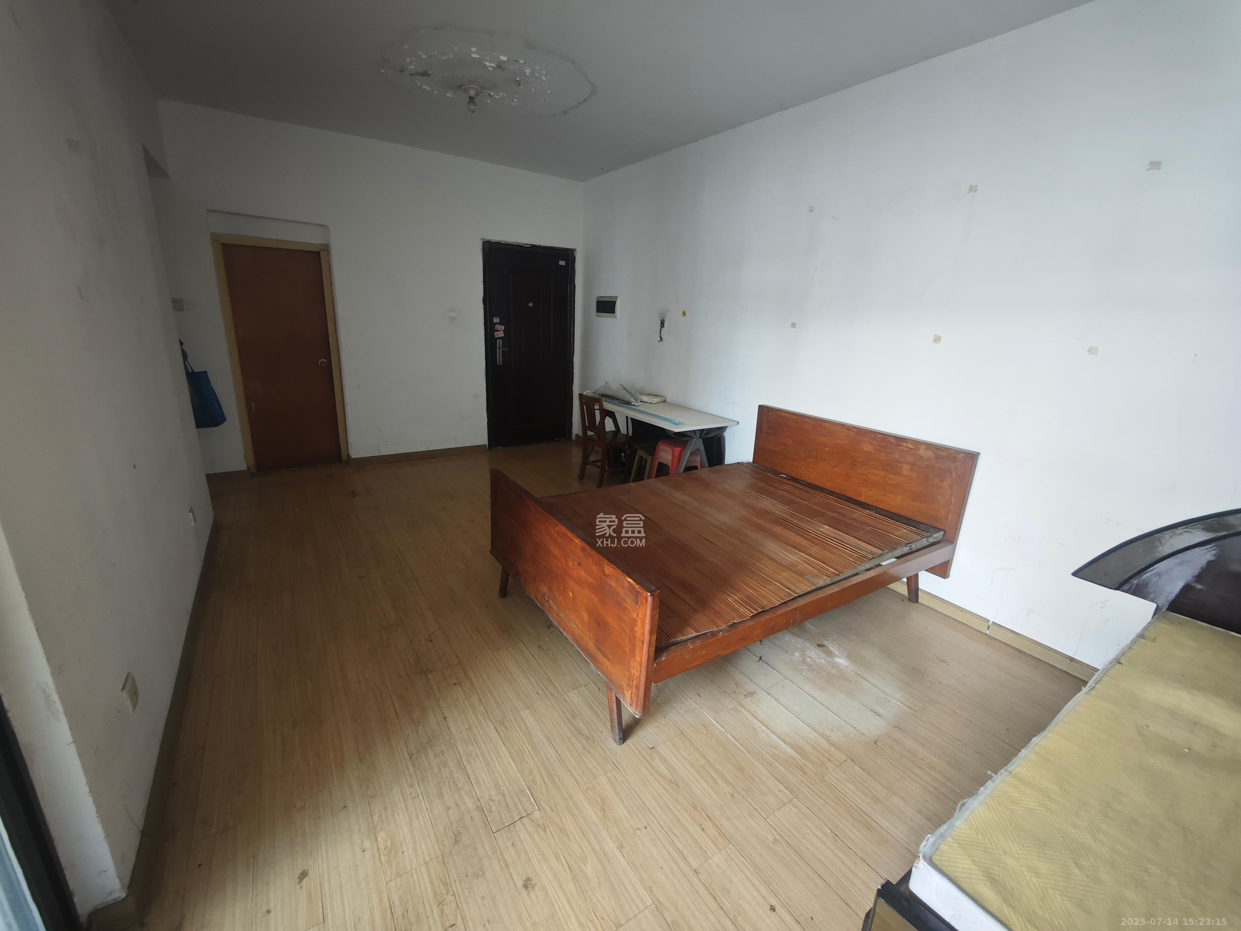 长大彩虹都  3室2厅1卫    1500.0元/月 长大彩虹都  3室2厅1卫    1500.0元/月室内图