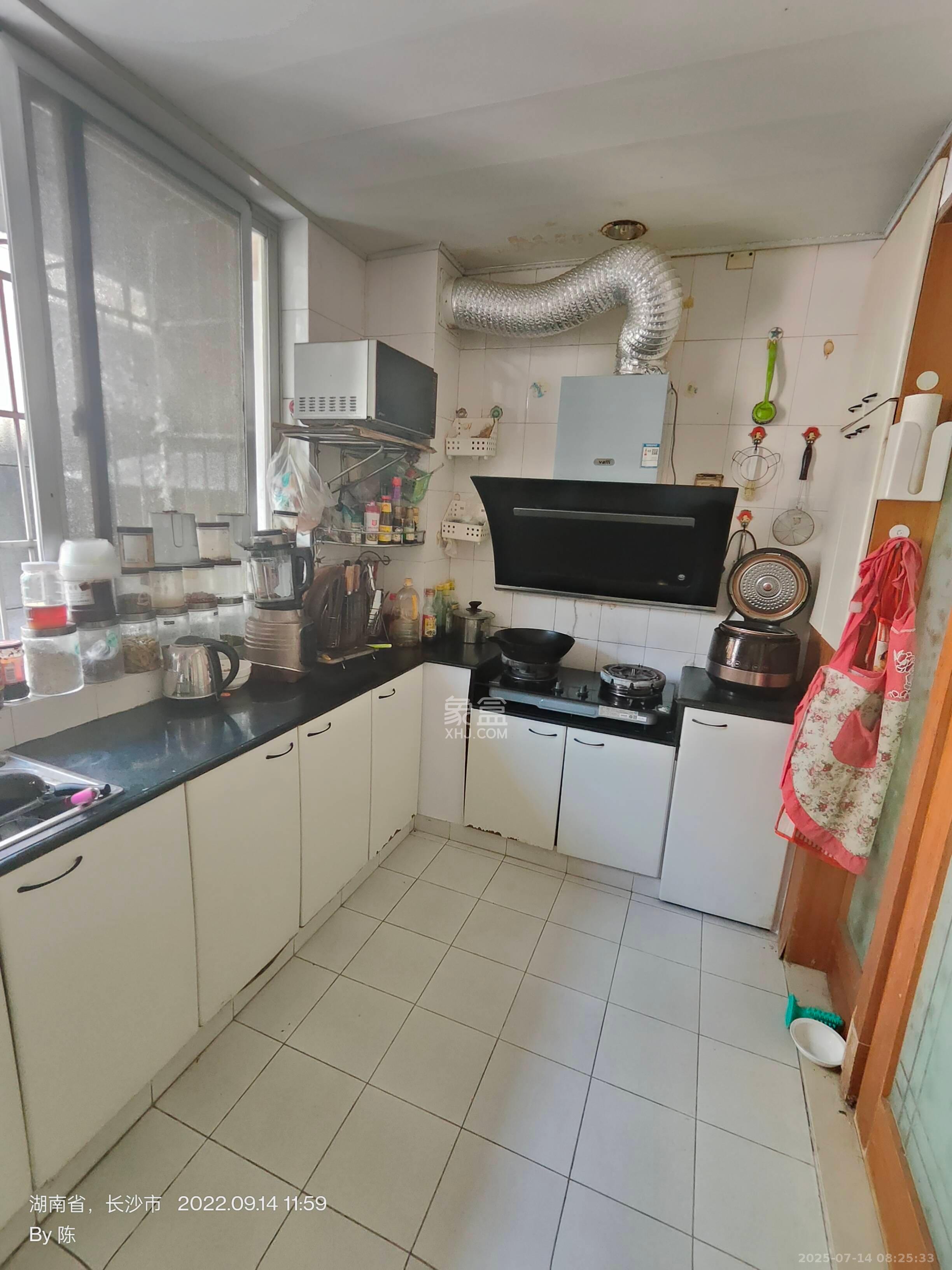 安泰新村  3室1厅1卫   2400.00元/月室内图