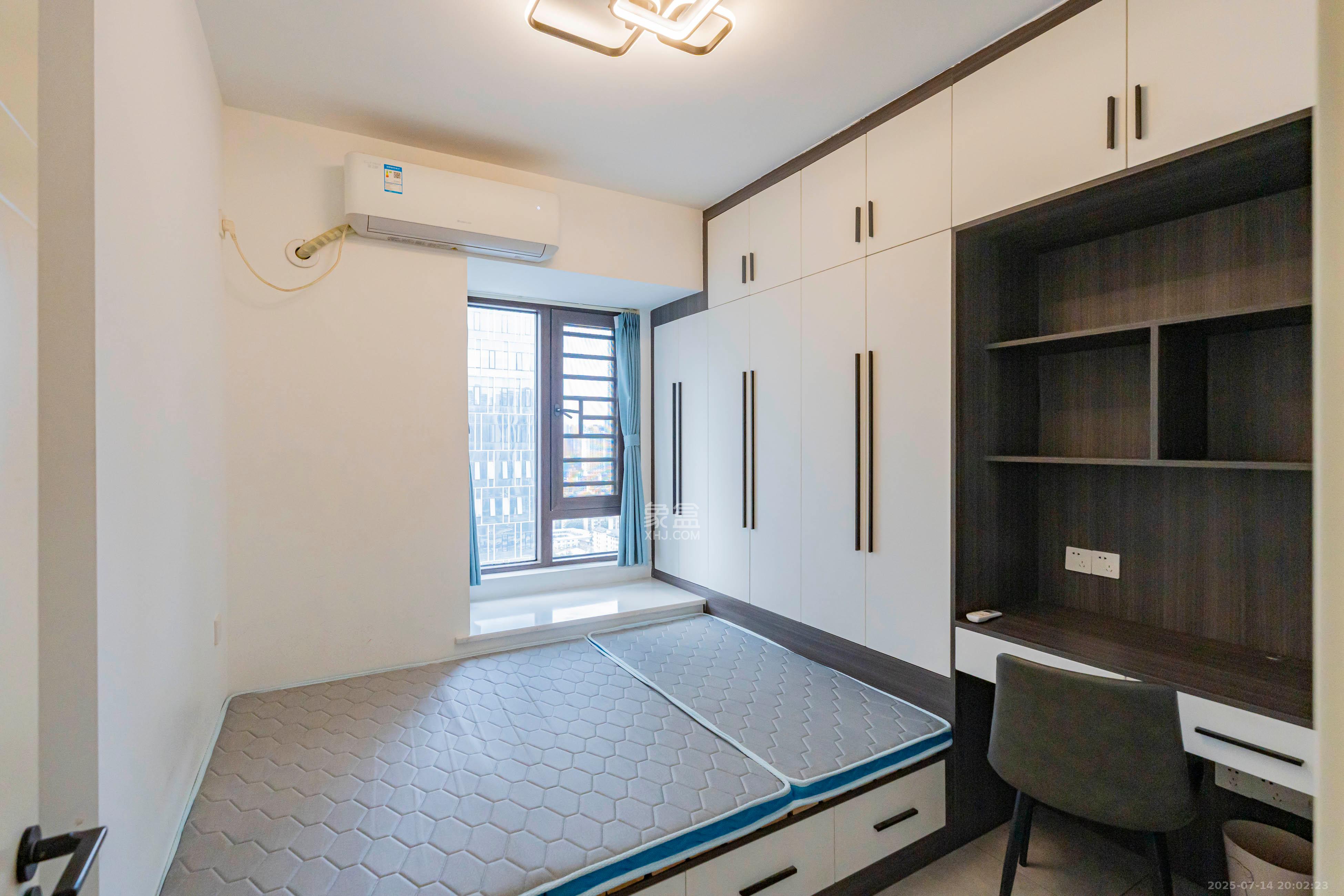 天健城  2室1厅1卫    135.0万 天健城  2室1厅1卫    135.0万卧室