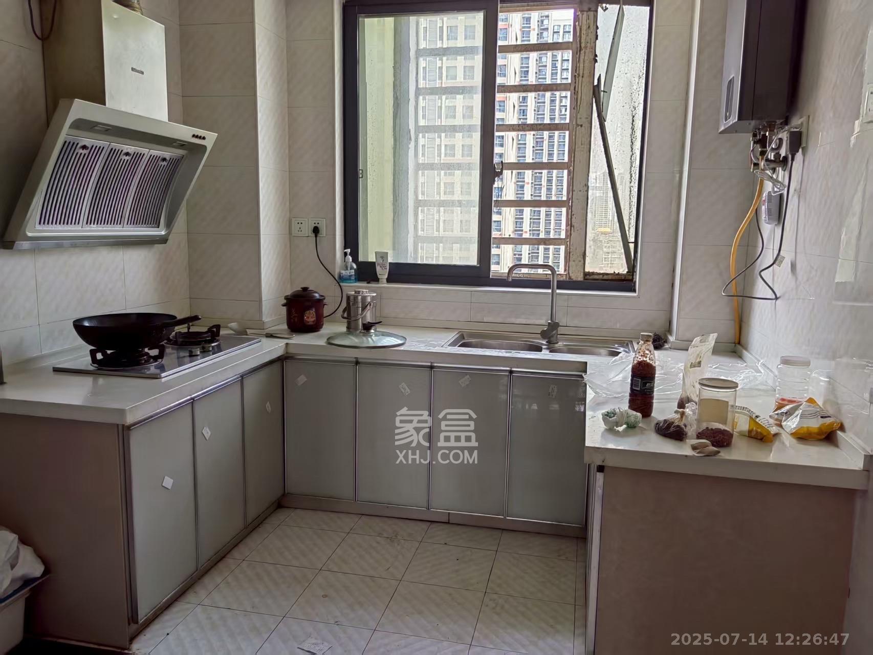 奥克斯广场 4室2厅1卫 3400.0元/月 奥克斯广场 4室2厅1卫 3400.0元/月室内图