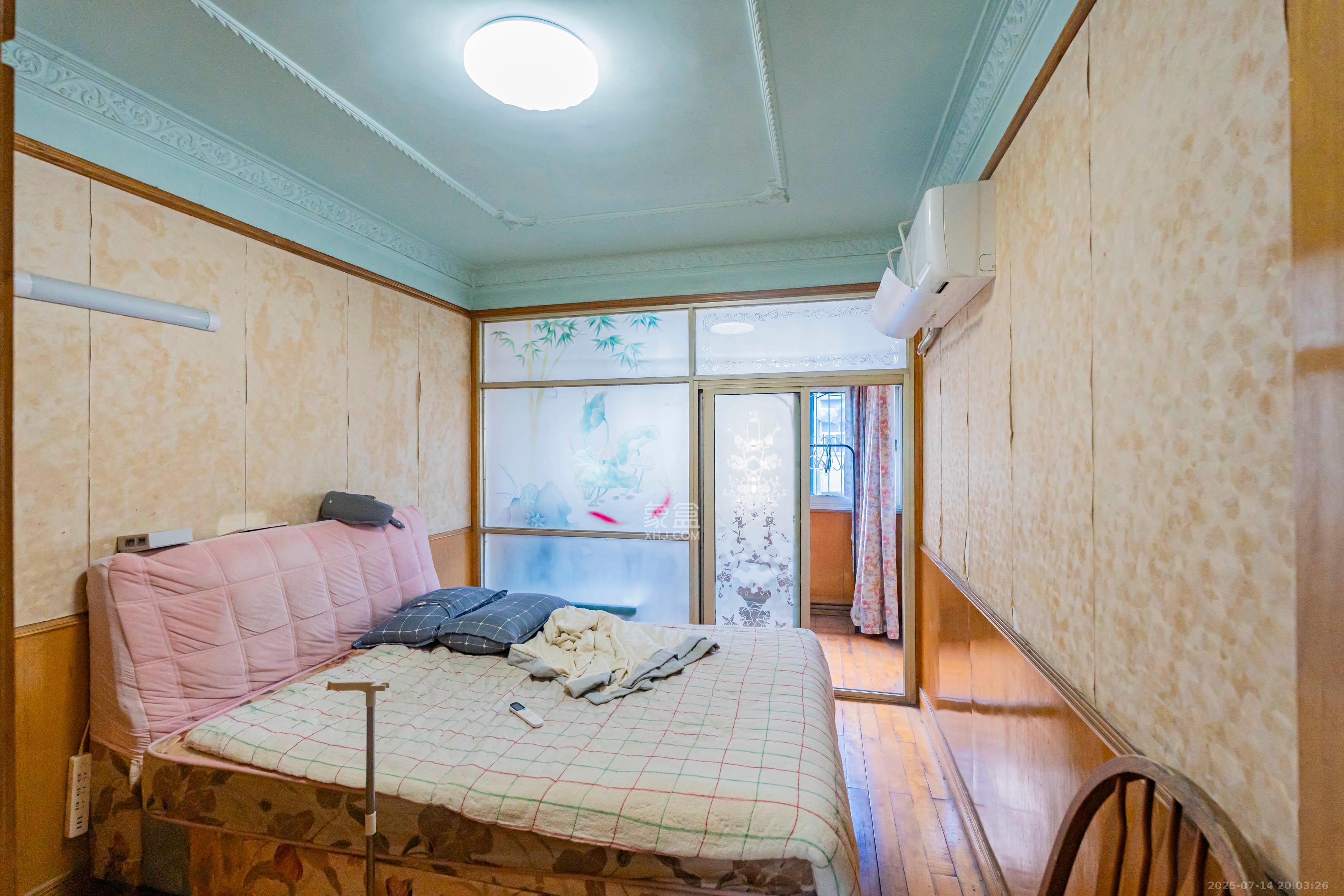 建湘新村  2室1厅1卫   30.00万卧室