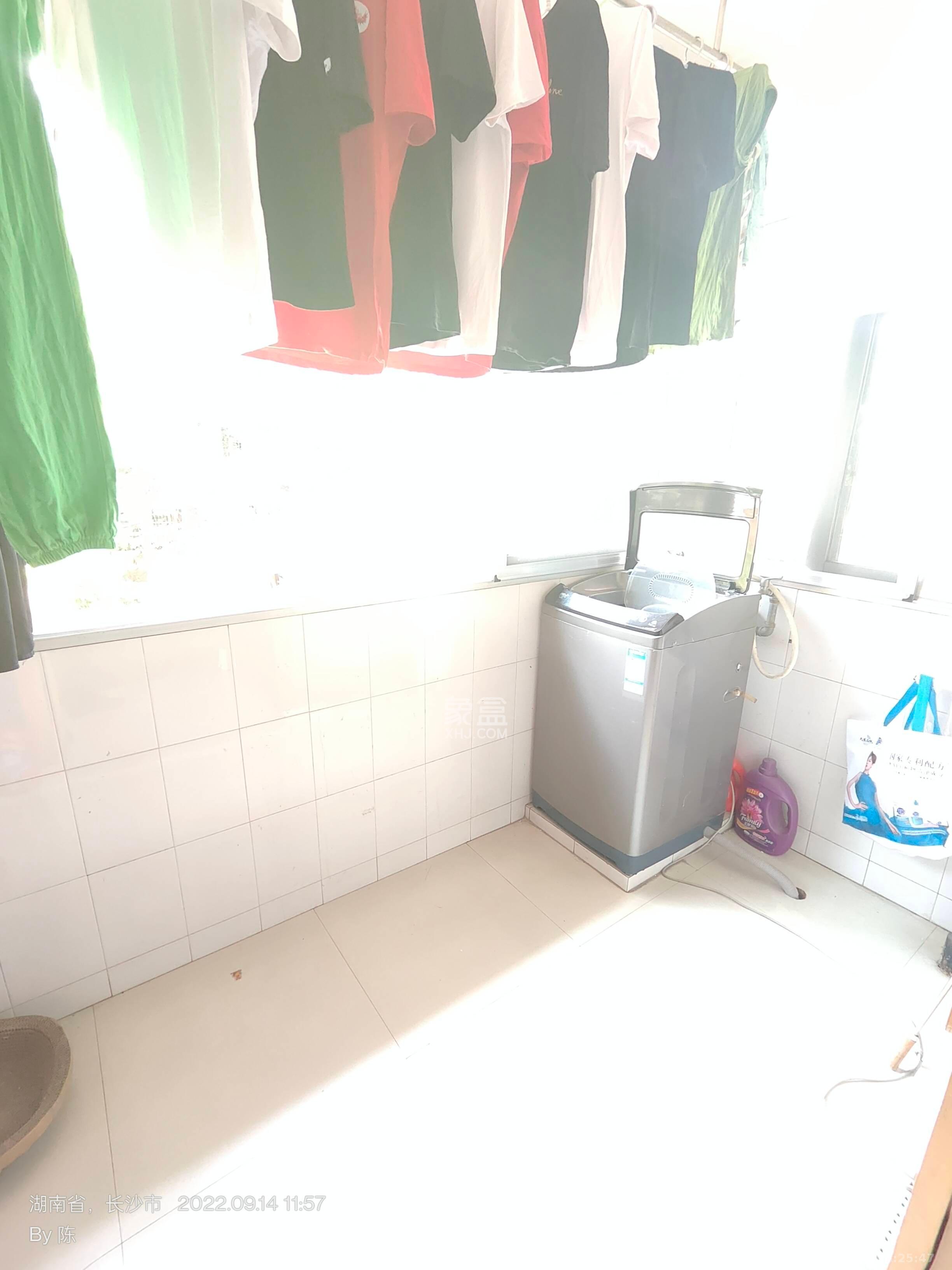 安泰新村  3室1厅1卫   2400.00元/月室内图
