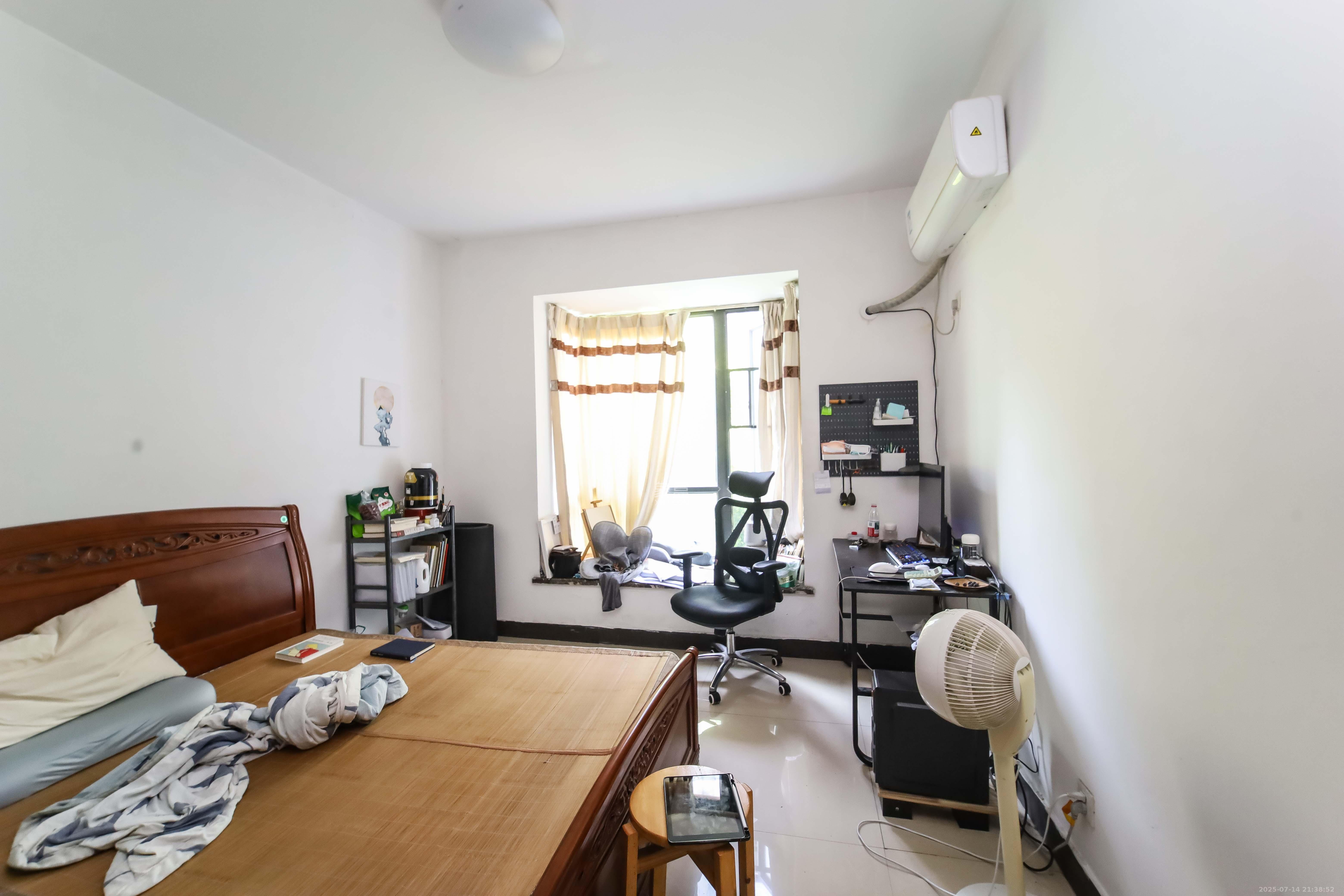 长房东郡 2室2厅1卫 98.0万 长房东郡 2室2厅1卫 98.0万卧室