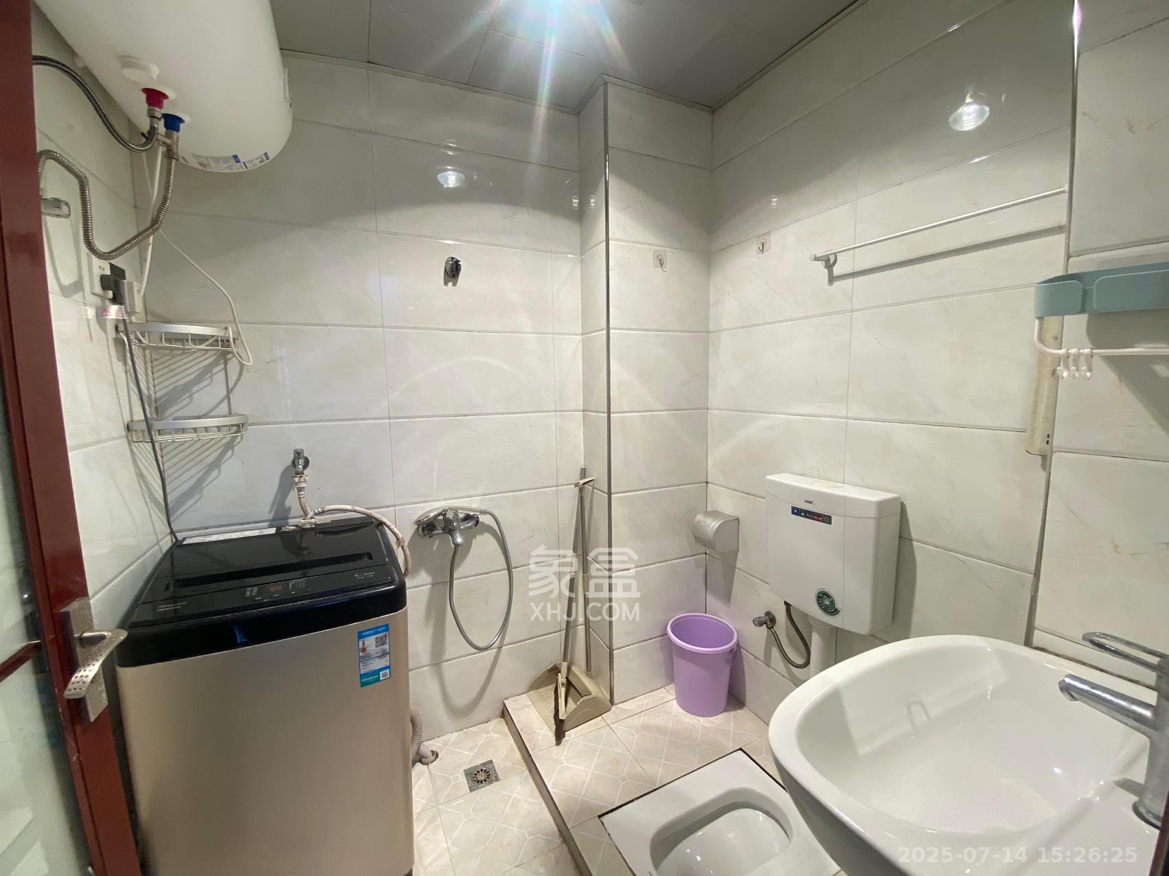 达美D6区 1室1厅1卫 1300.0元/月 达美D6区 1室1厅1卫 1300.0元/月室内图