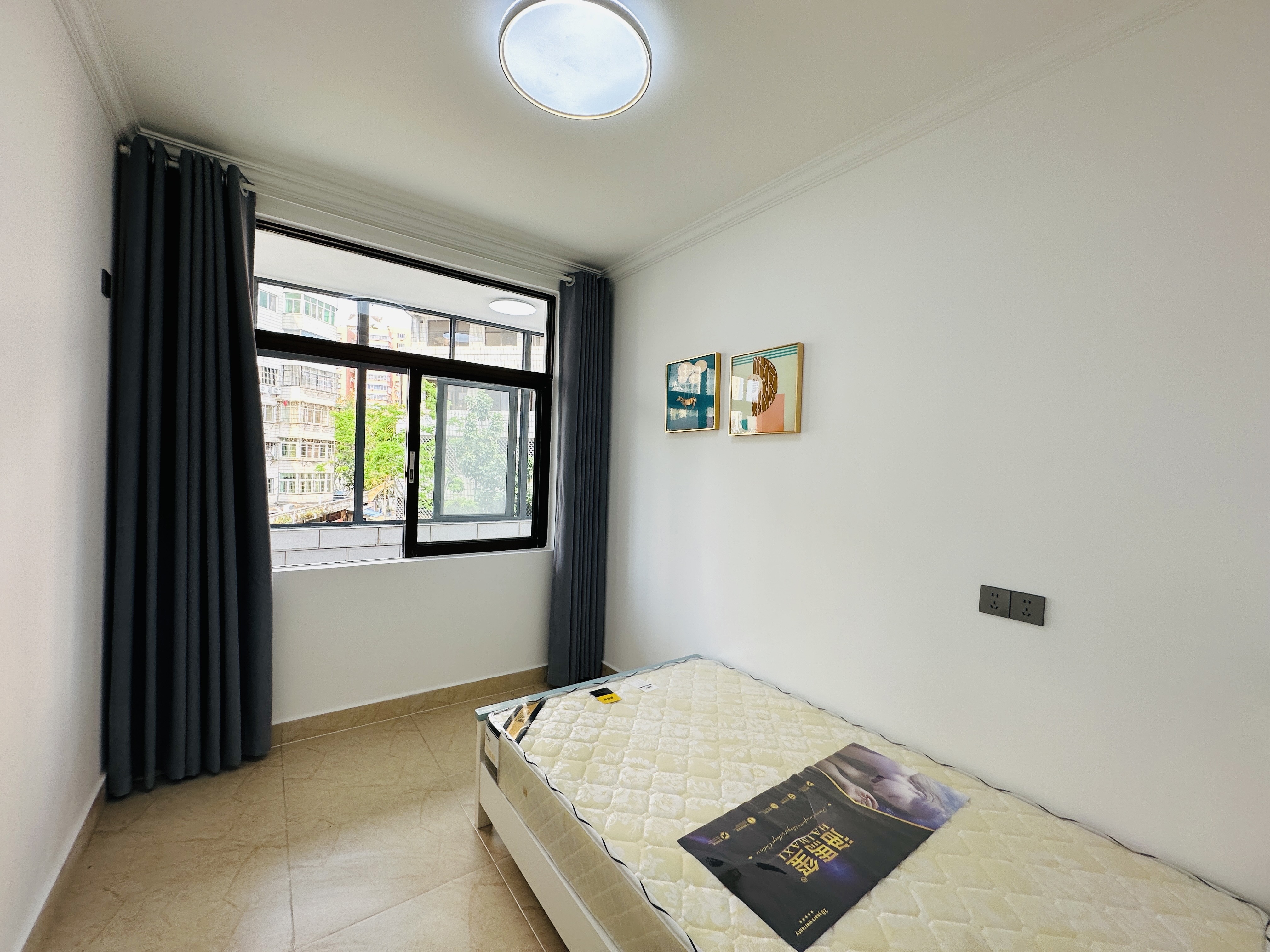 怡昌花园  3室2厅2卫    128.0万 怡昌花园  3室2厅2卫    128.0万客厅