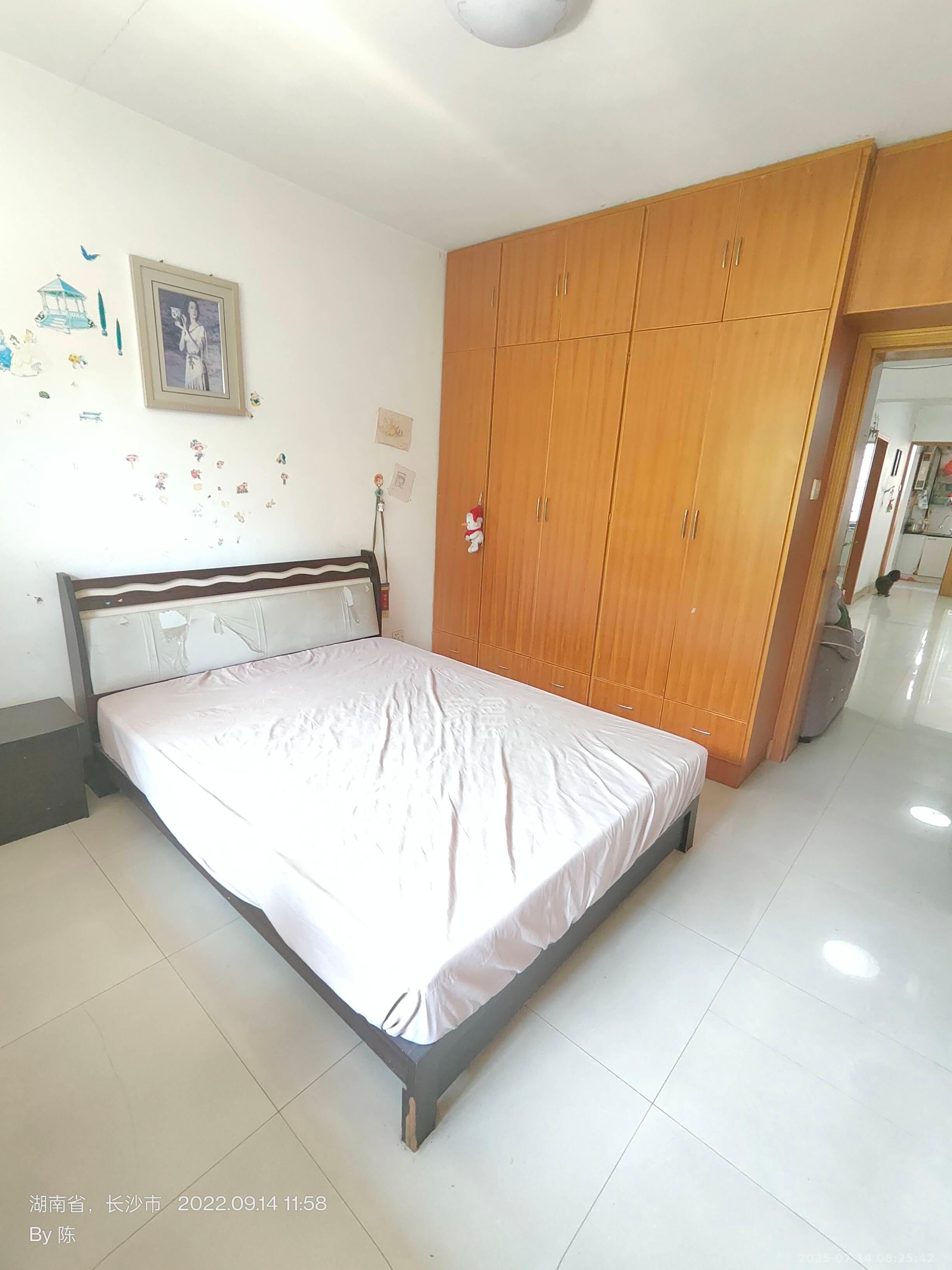 安泰新村  3室1厅1卫   2400.00元/月室内图
