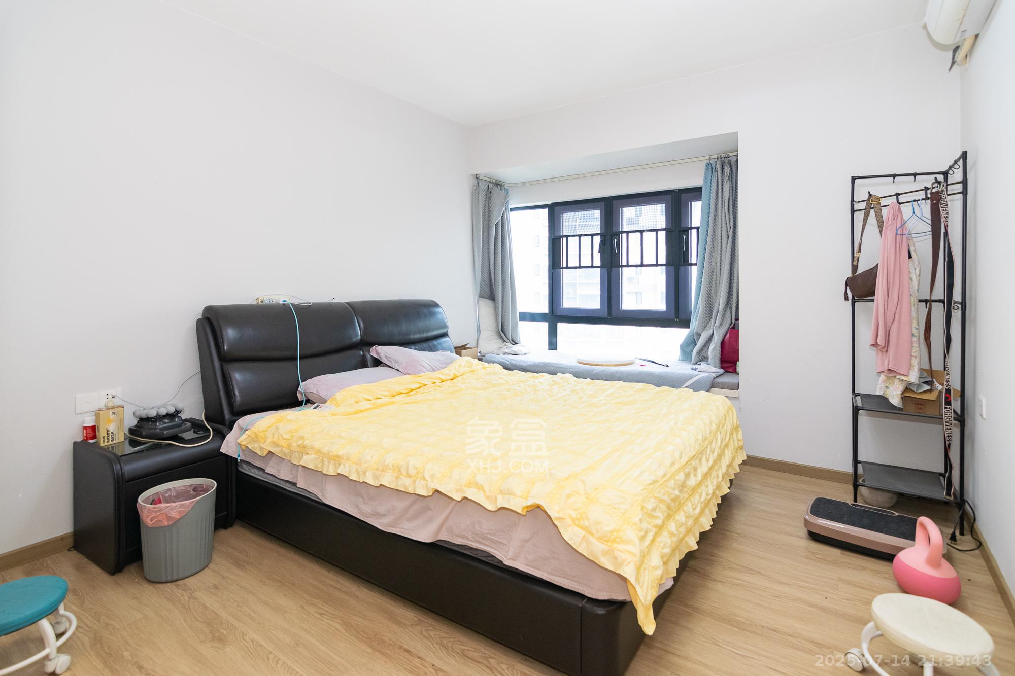 时代年华  4室2厅2卫    110.0万 时代年华  4室2厅2卫    110.0万卧室