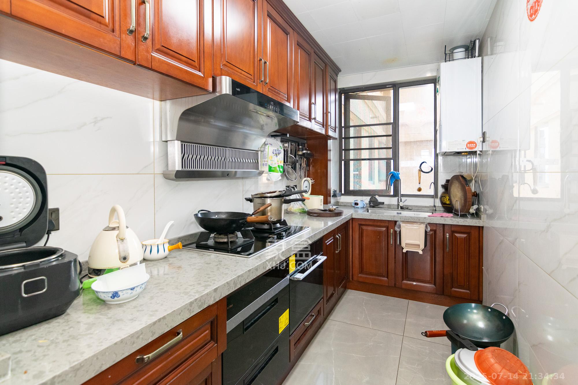 润和美郡(润和紫郡五期)  4室2厅2卫    115.0万 润和美郡(润和紫郡五期)  4室2厅2卫    115.0万厨房