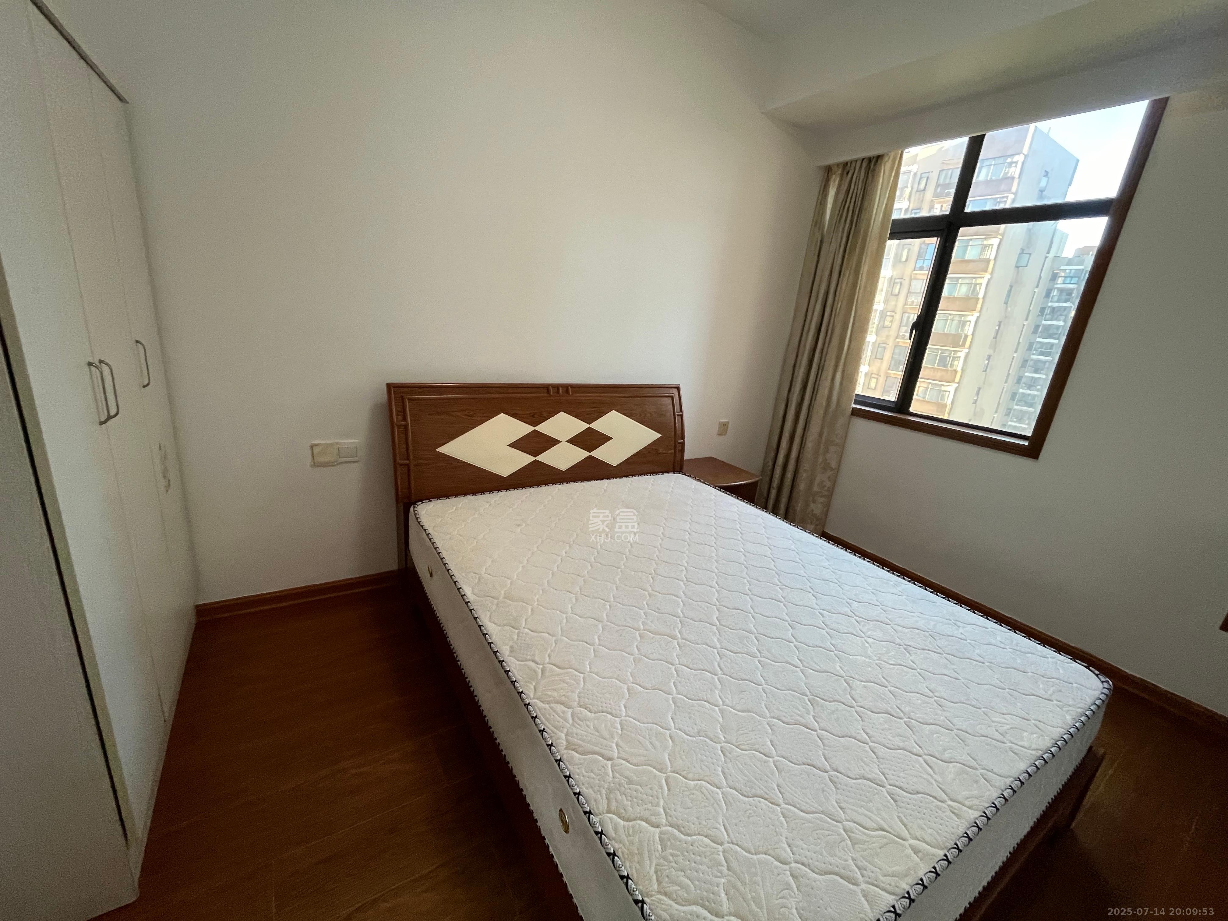 湘水熙园 4室2厅1卫 2500.0元/月 湘水熙园 4室2厅1卫 2500.0元/月室内图