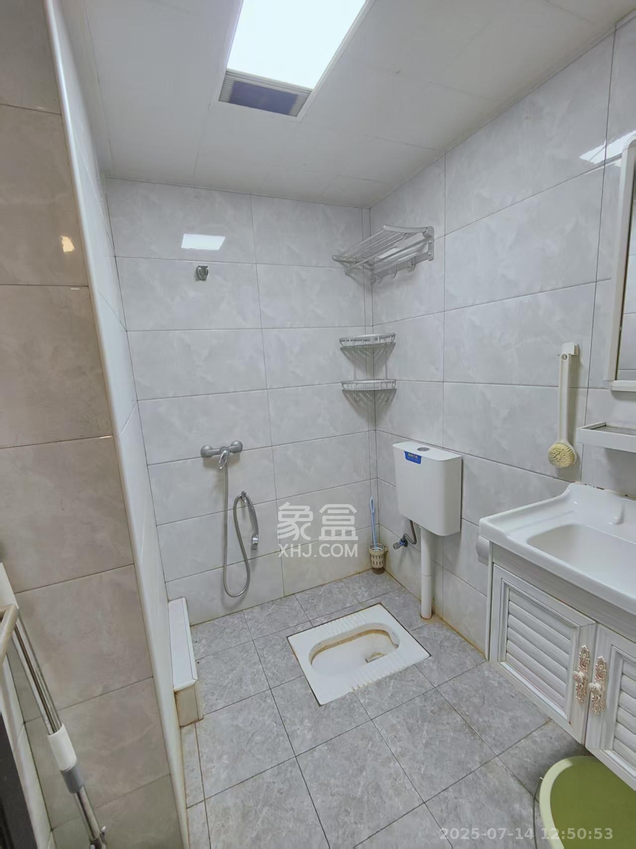 中建芙蓉嘉苑  2室1厅1卫    1700.0元/月 中建芙蓉嘉苑  2室1厅1卫    1700.0元/月室内图