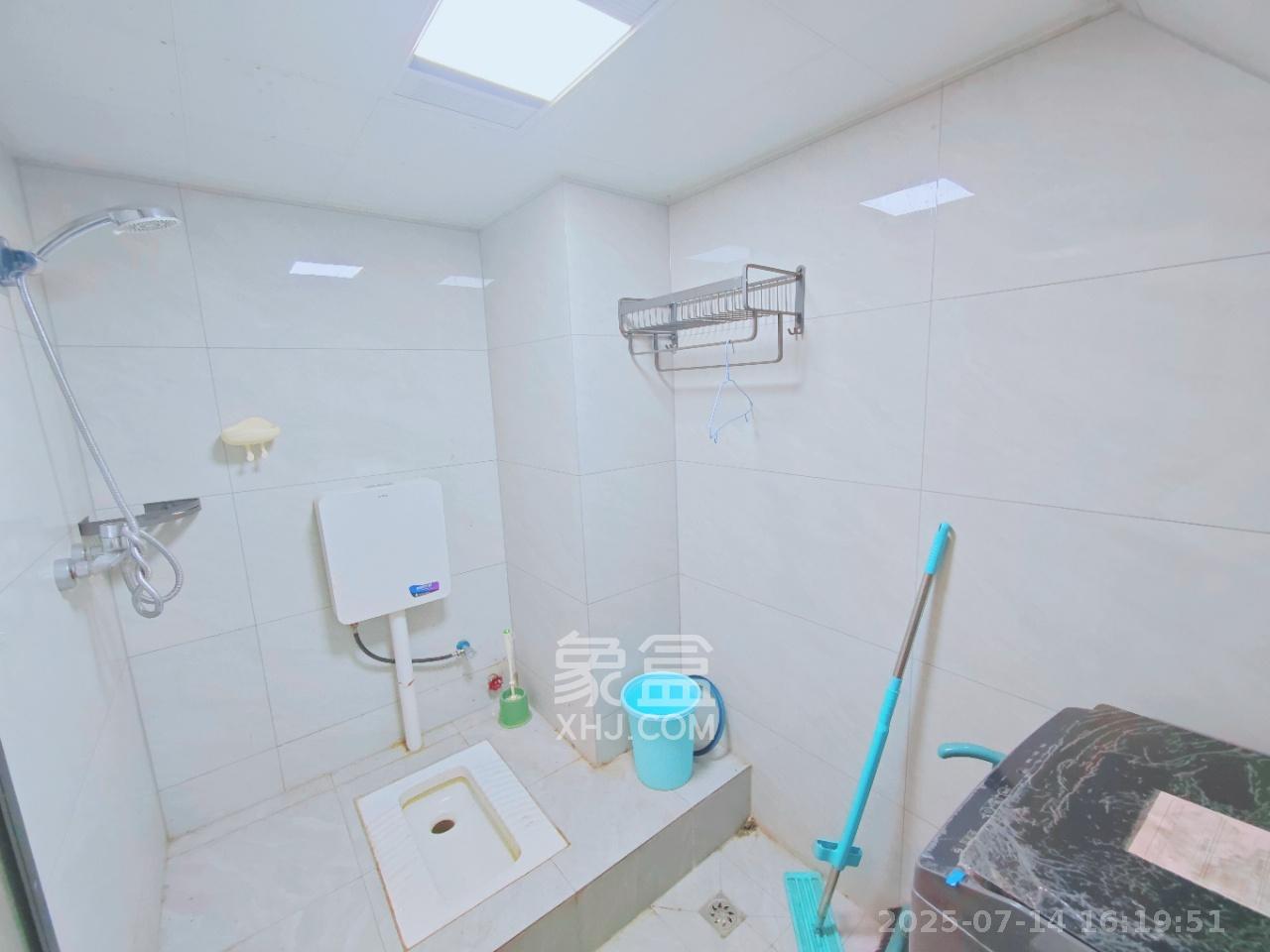 卓越伊景寓  1室1厅1卫    2200.0元/月室内图