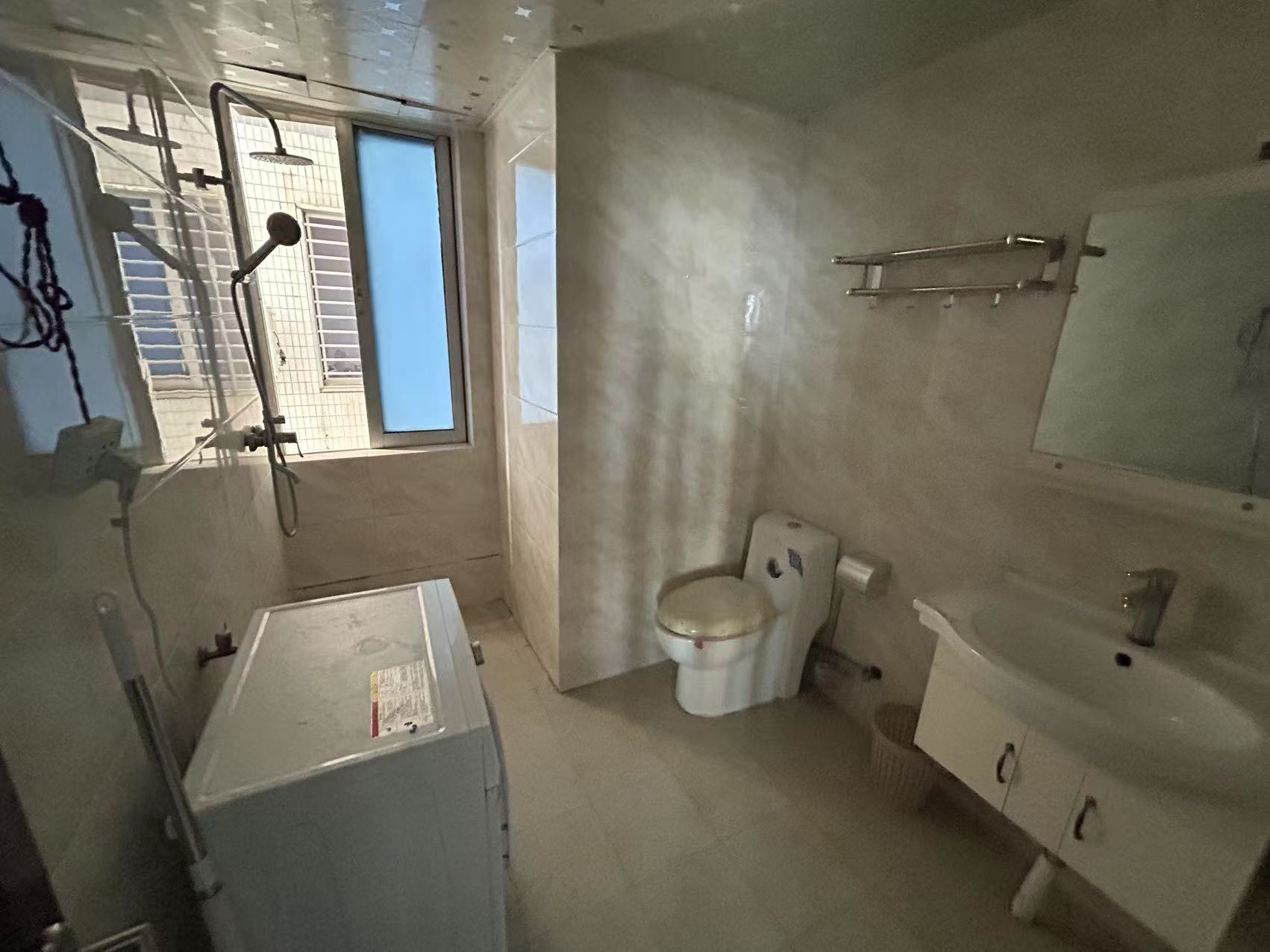 百金城小区 3室2厅2卫 3100.0元/月 百金城小区 3室2厅2卫 3100.0元/月室内图