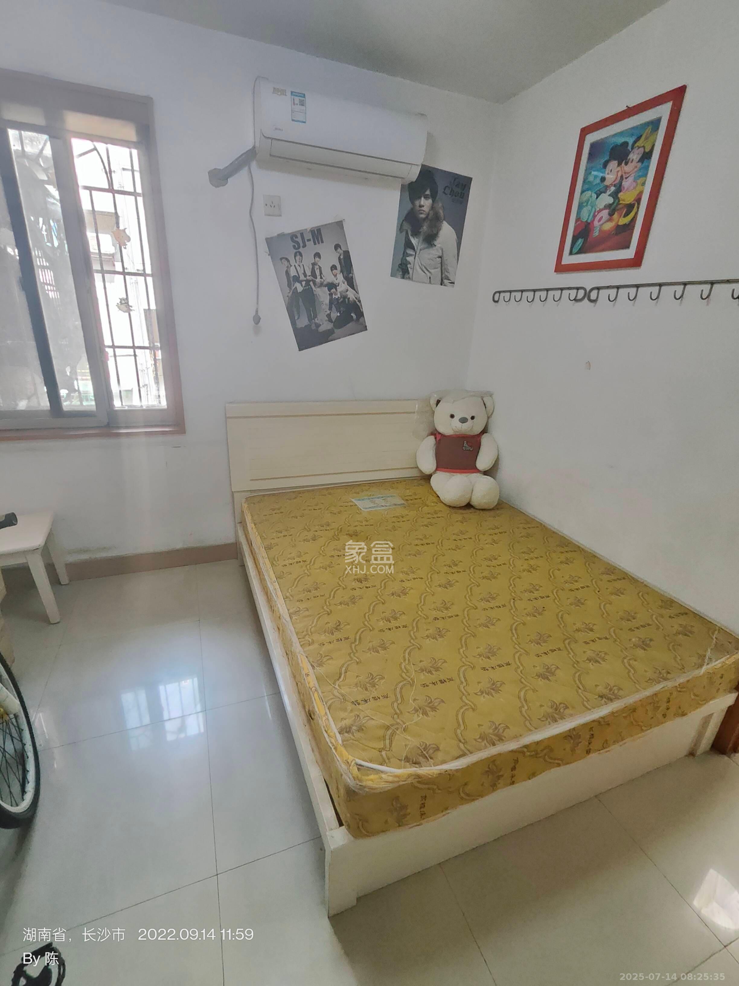 安泰新村  3室1厅1卫   2400.00元/月室内图