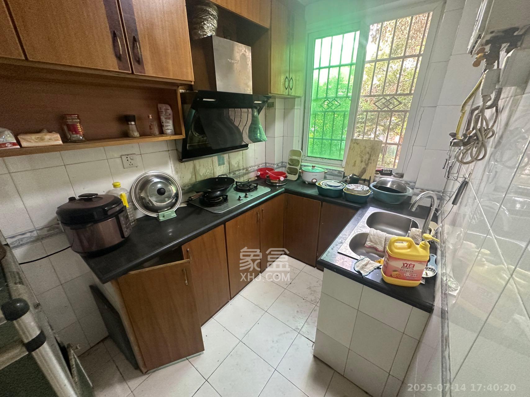 恩瑞麓山名园(龙王港小区) 3室2厅1卫 2500.0元/月 恩瑞麓山名园(龙王港小区) 3室2厅1卫 2500.0元/月室内图