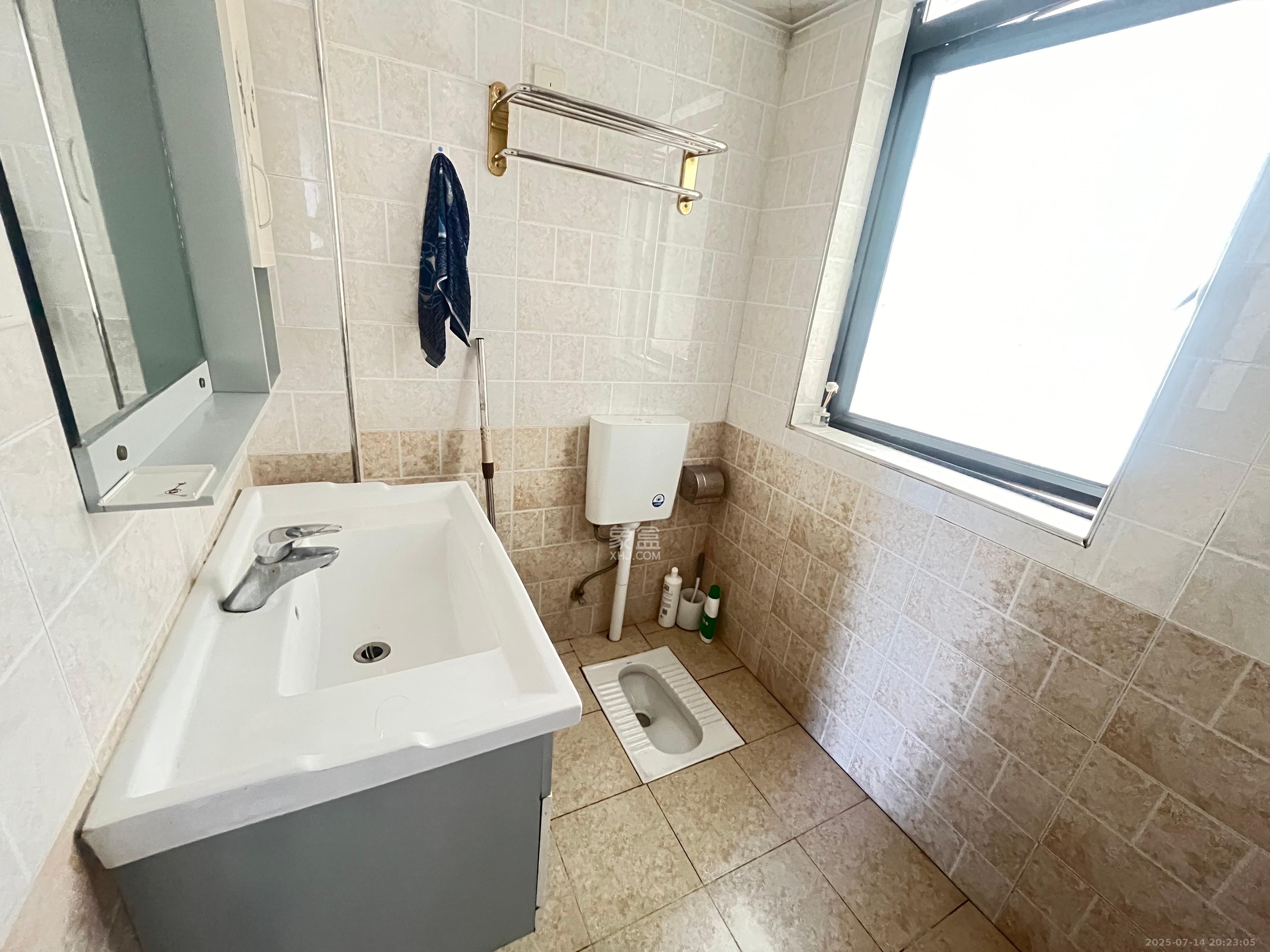 湘水熙园 3室2厅1卫 2300.0元/月 湘水熙园 3室2厅1卫 2300.0元/月室内图