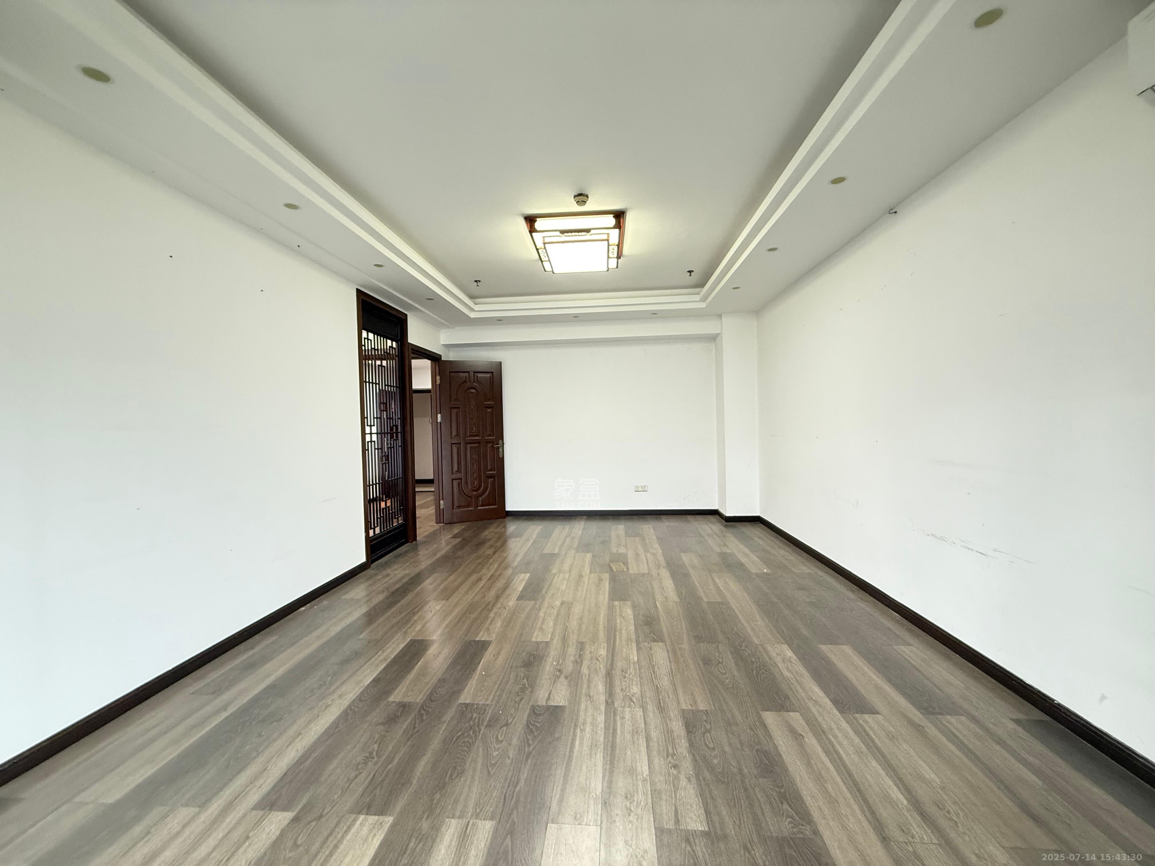 奥克斯广场 1室1厅1卫 2000.0元/月 奥克斯广场 1室1厅1卫 2000.0元/月室内图