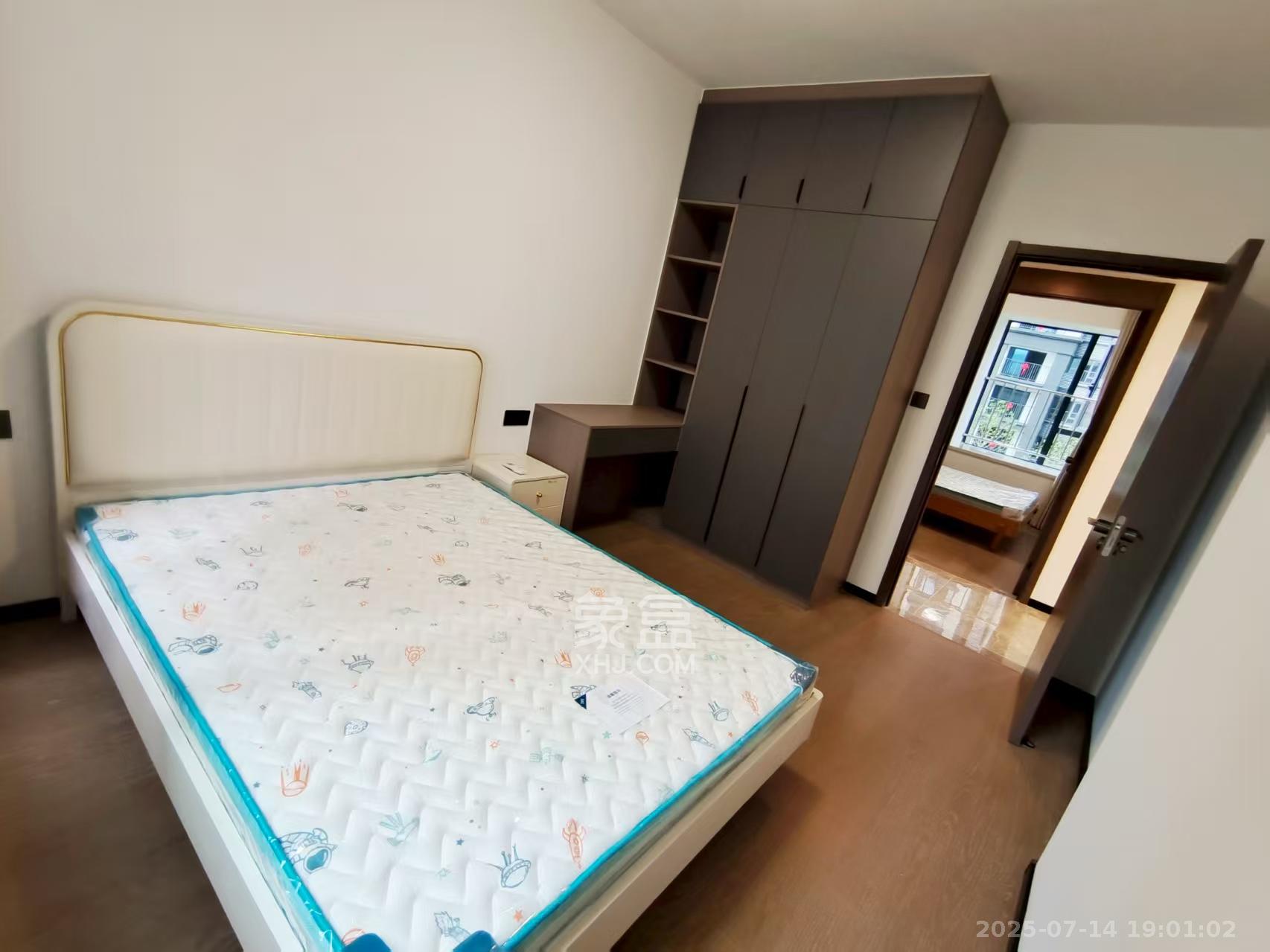 欣利梅溪左岸  4室2厅2卫    4000.0元/月室内图